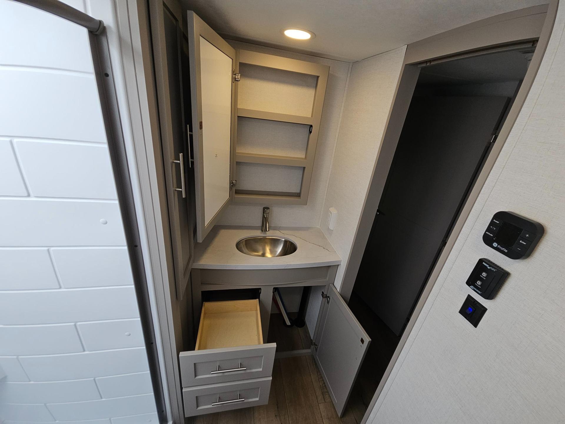 2026 Alliance RV 2026 Alliance RV Avenue - thumbnail 28