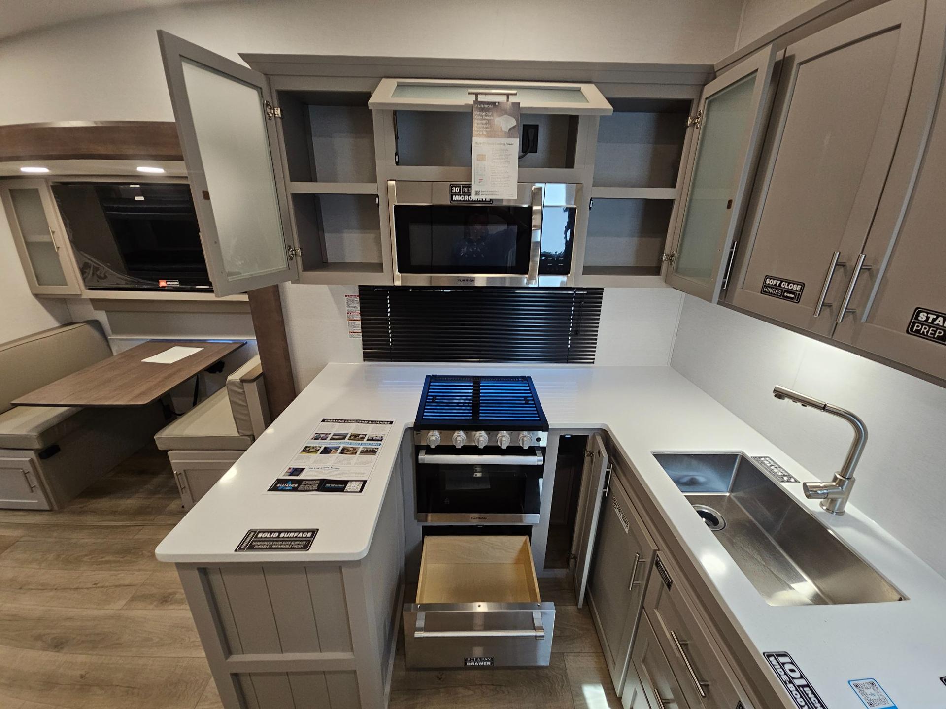 2026 Alliance RV 2026 Alliance RV Avenue - thumbnail 13