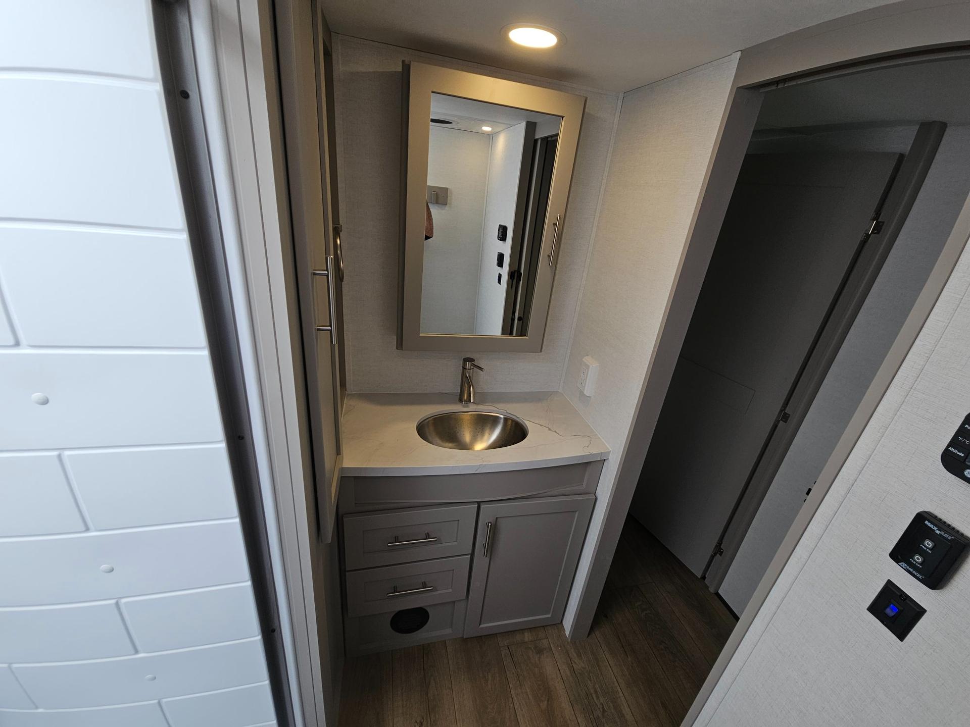 2026 Alliance RV 2026 Alliance RV Avenue - thumbnail 27