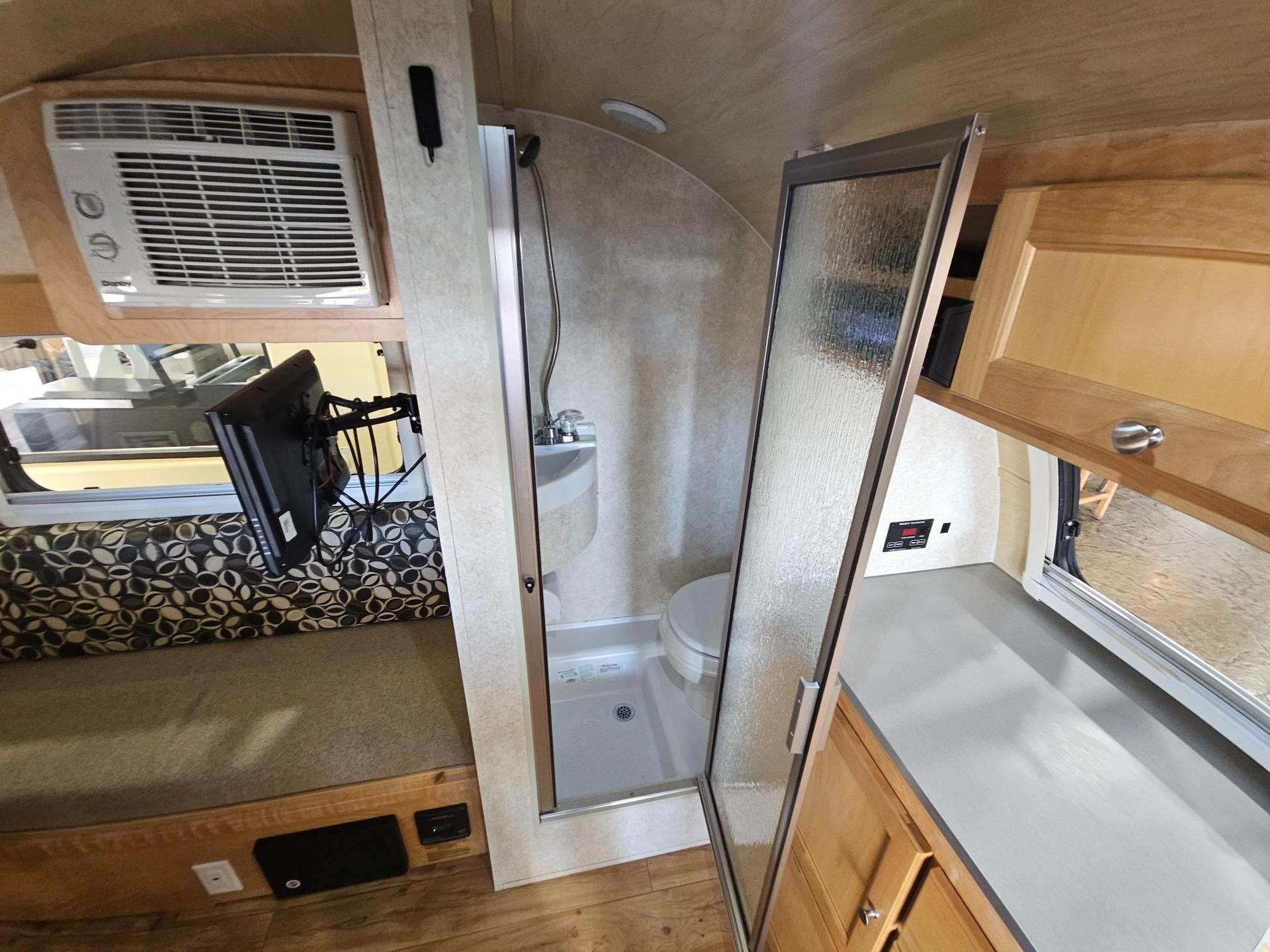 2018 nuCamp 2018 nuCamp T@B 360 - thumbnail 12