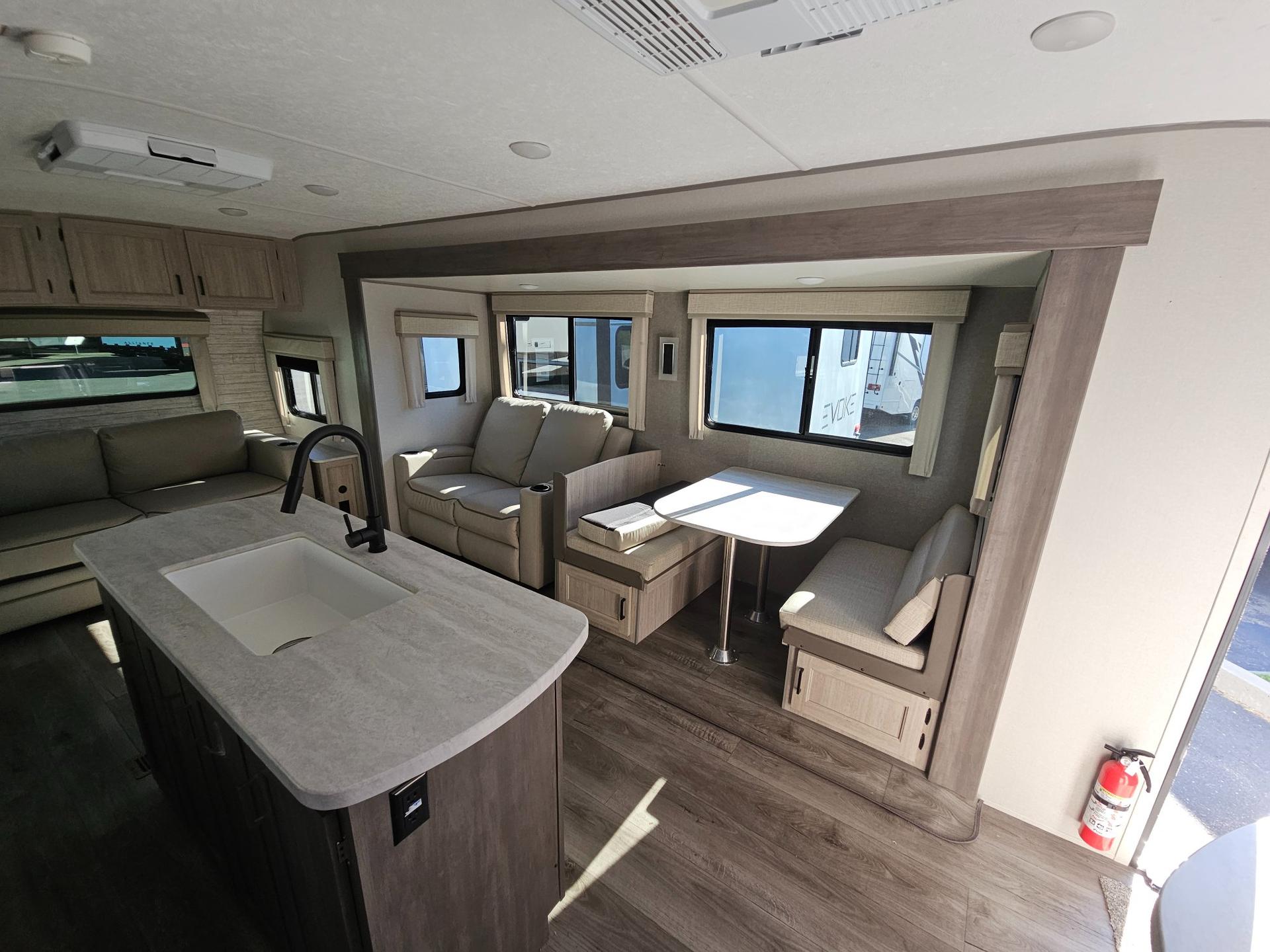 2024 Coachmen 2024 Coachmen Catalina - thumbnail 9