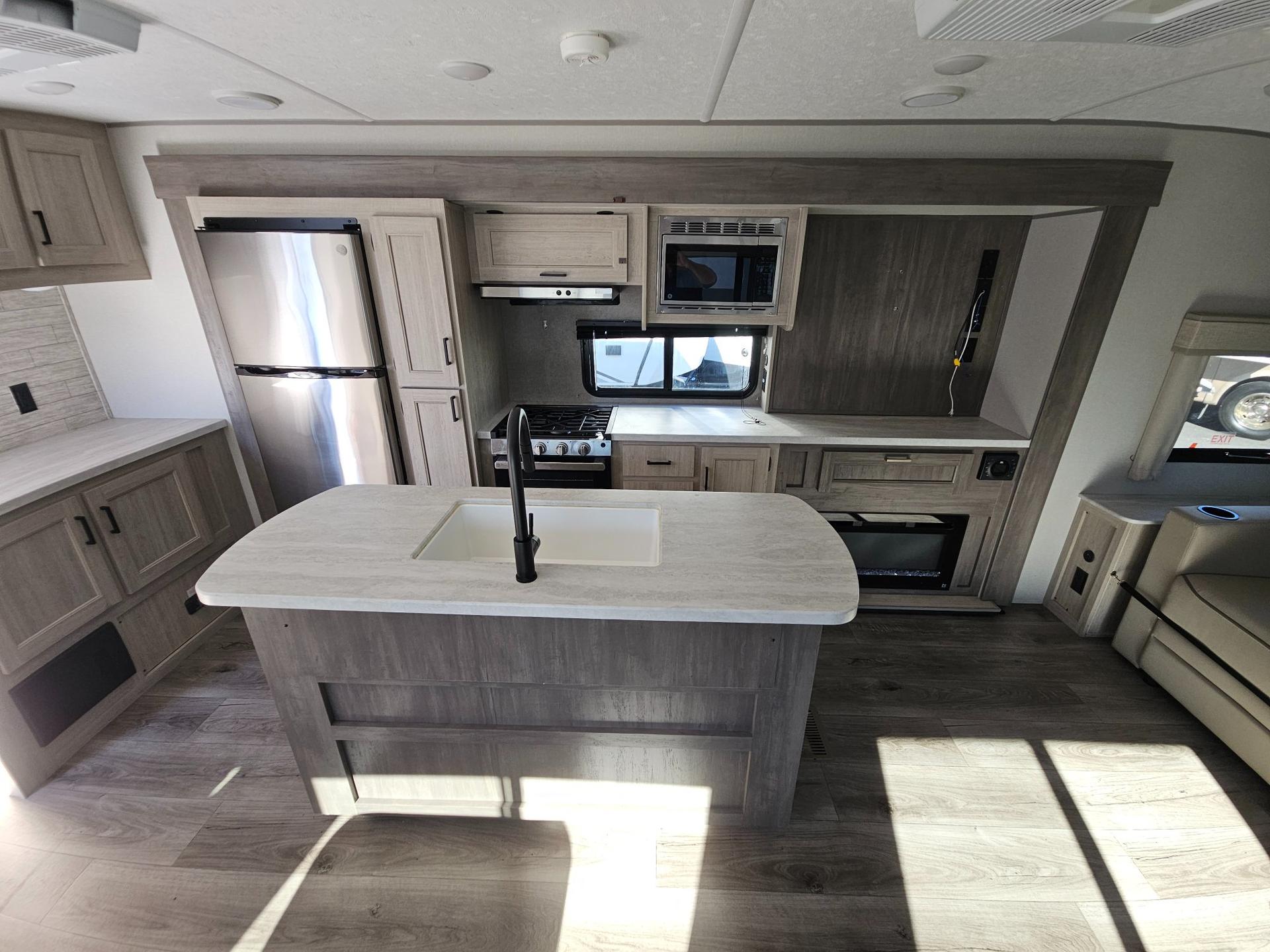 2024 Coachmen 2024 Coachmen Catalina - thumbnail 16