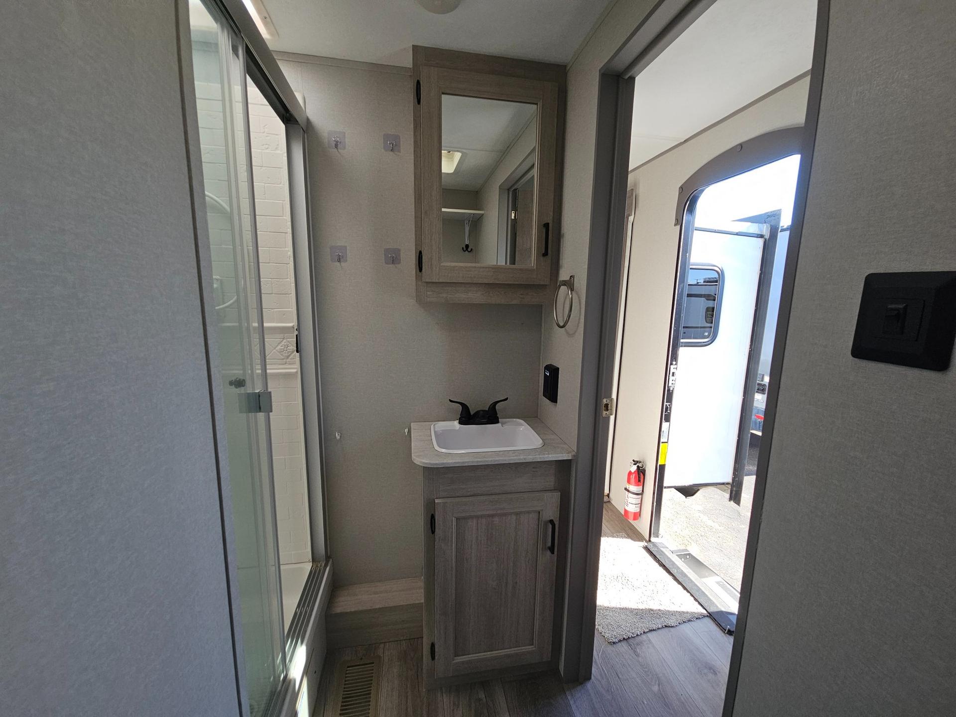 2024 Coachmen 2024 Coachmen Catalina - thumbnail 31