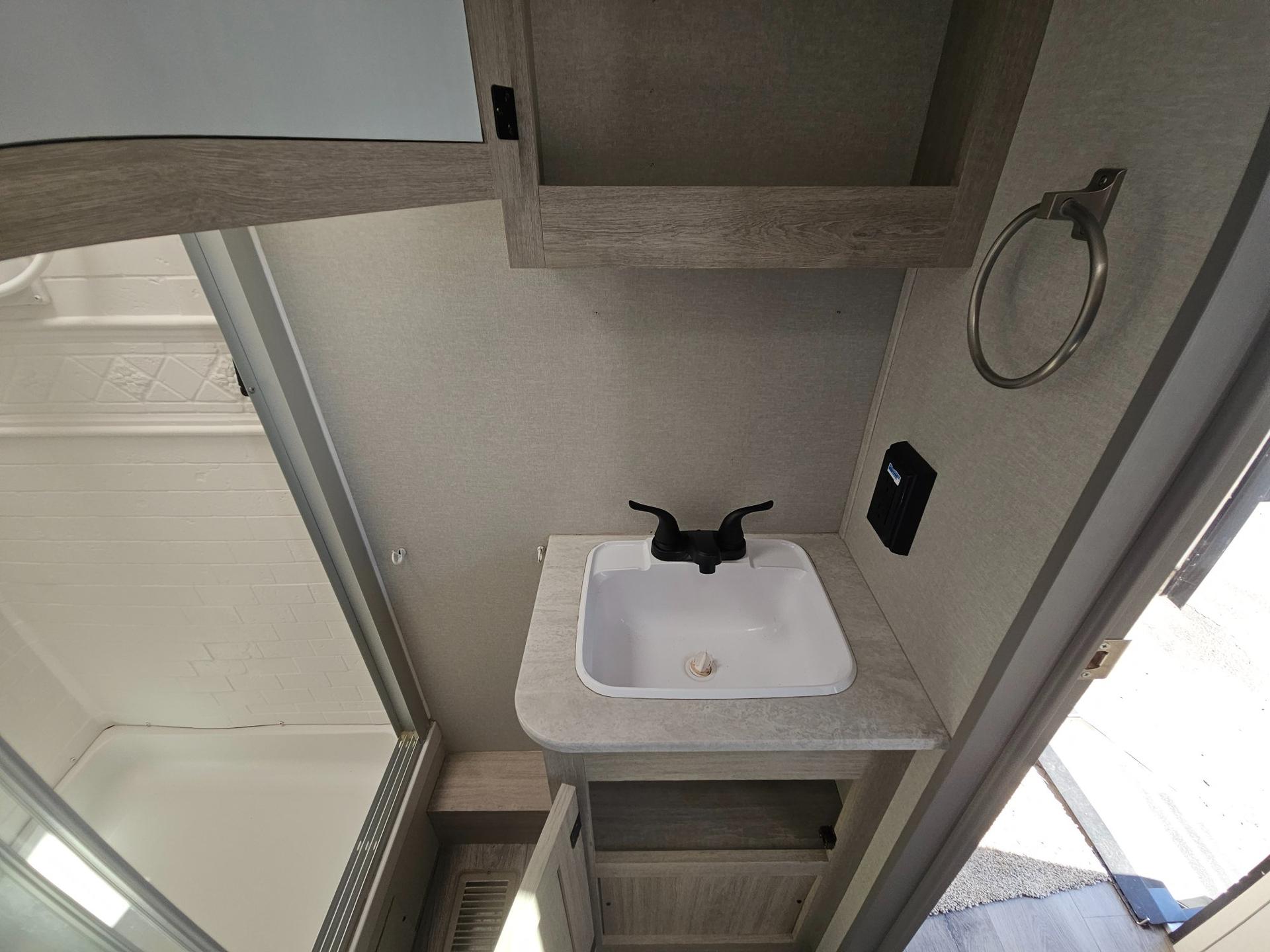 2024 Coachmen 2024 Coachmen Catalina - thumbnail 33