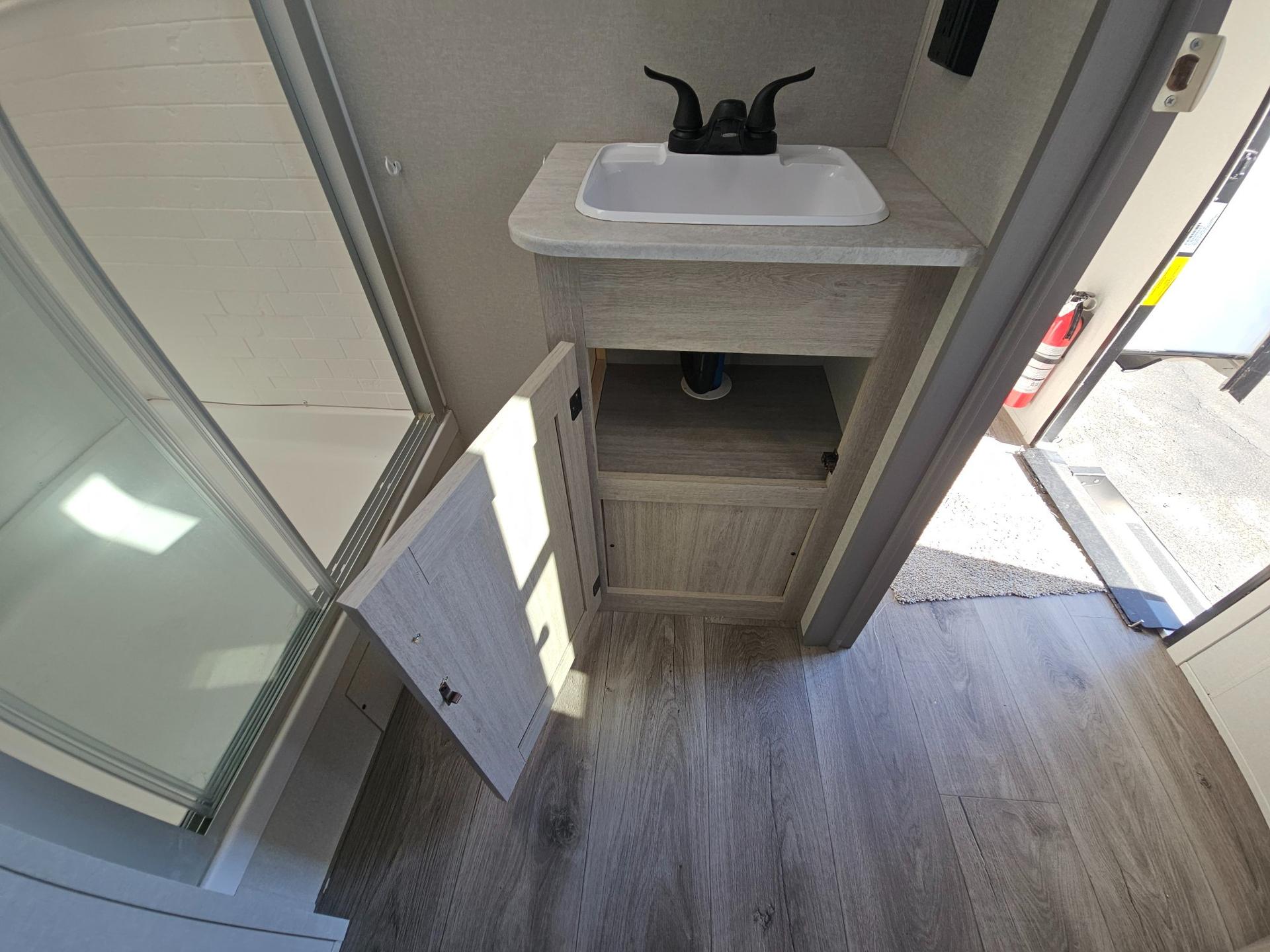 2024 Coachmen 2024 Coachmen Catalina - thumbnail 34