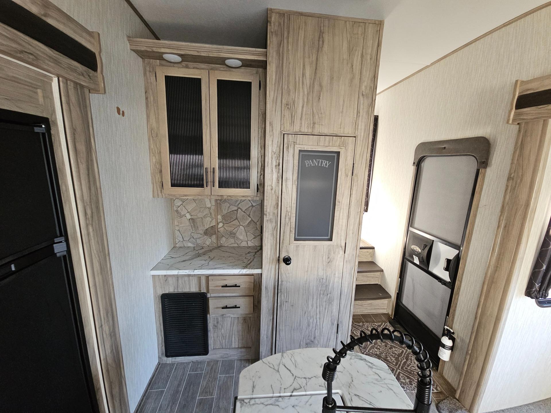 2021 Forest River 2021 Forest River Cherokee Arctic Wolf - thumbnail 19