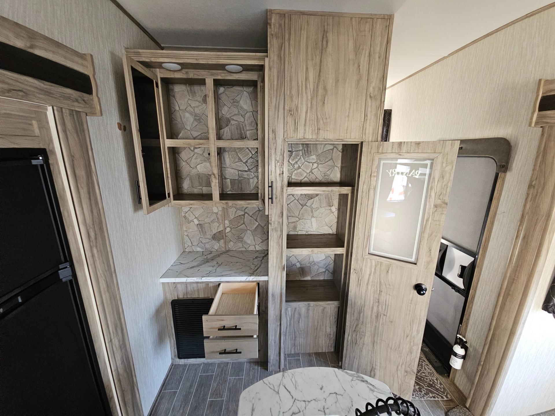 2021 Forest River 2021 Forest River Cherokee Arctic Wolf - thumbnail 20