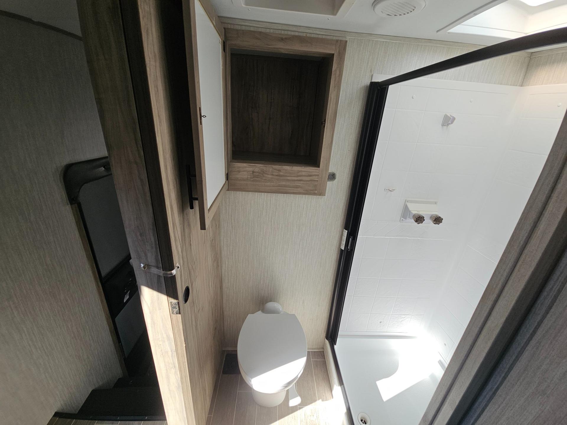 2021 Forest River 2021 Forest River Cherokee Arctic Wolf - thumbnail 23