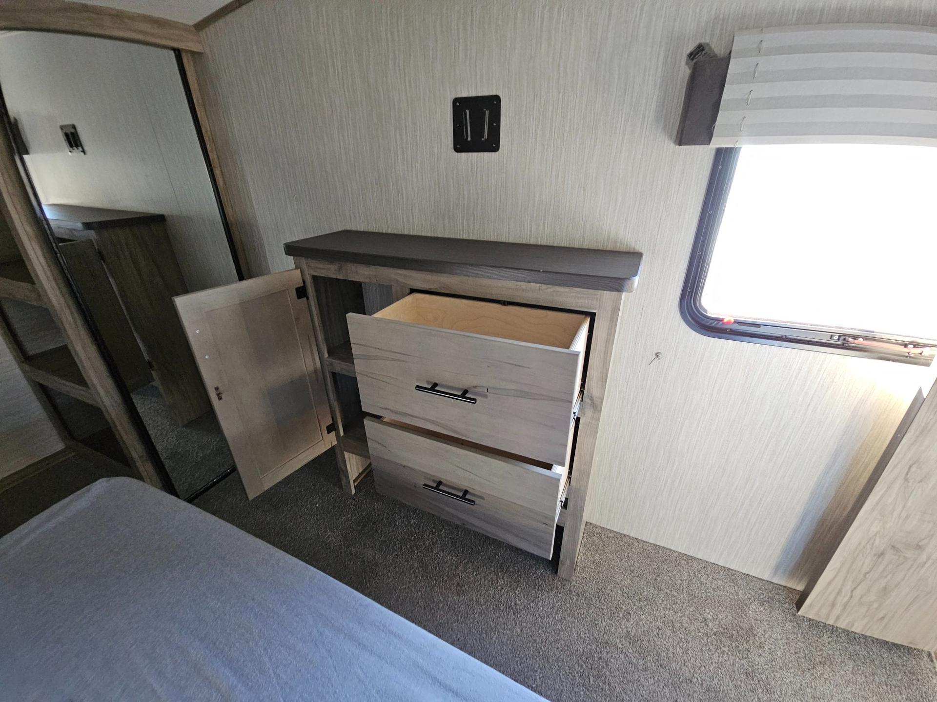 2021 Forest River 2021 Forest River Cherokee Arctic Wolf - thumbnail 30