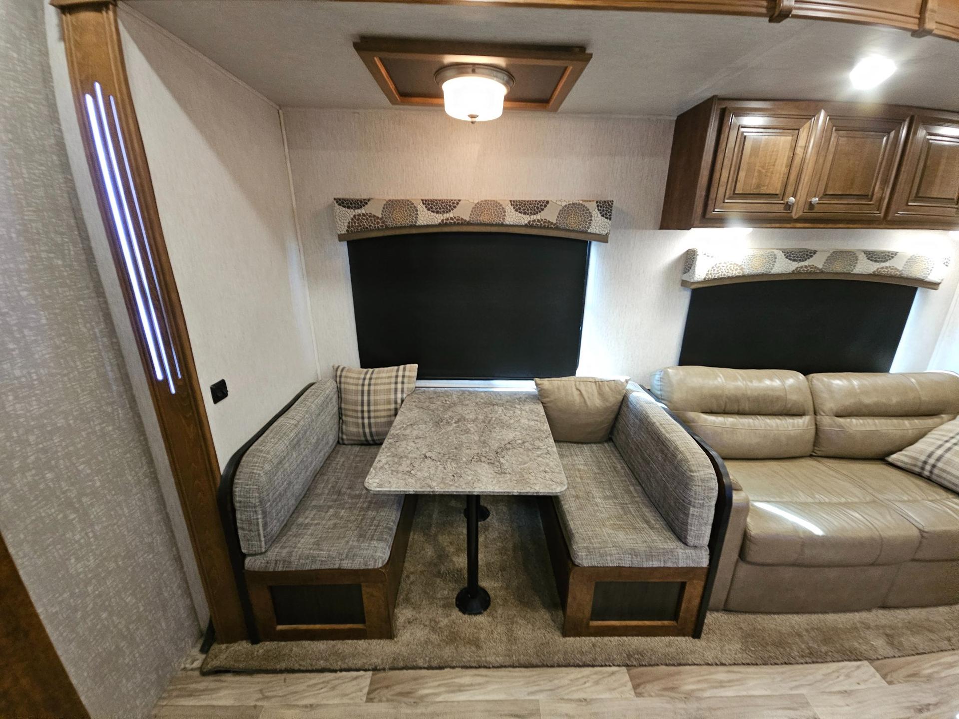 2019 Heartland 2019 Heartland Bighorn - thumbnail 15