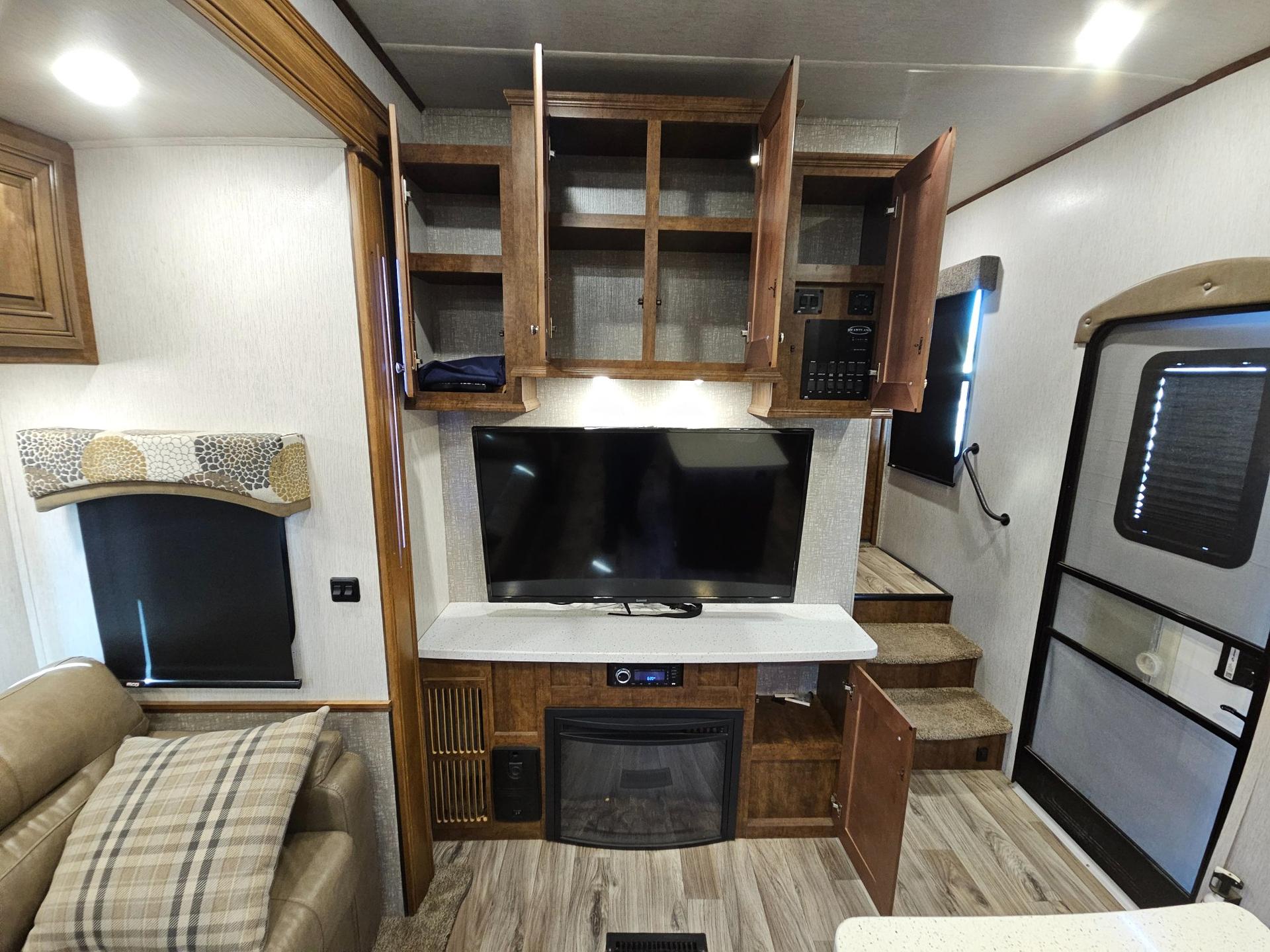 2019 Heartland 2019 Heartland Bighorn - thumbnail 21