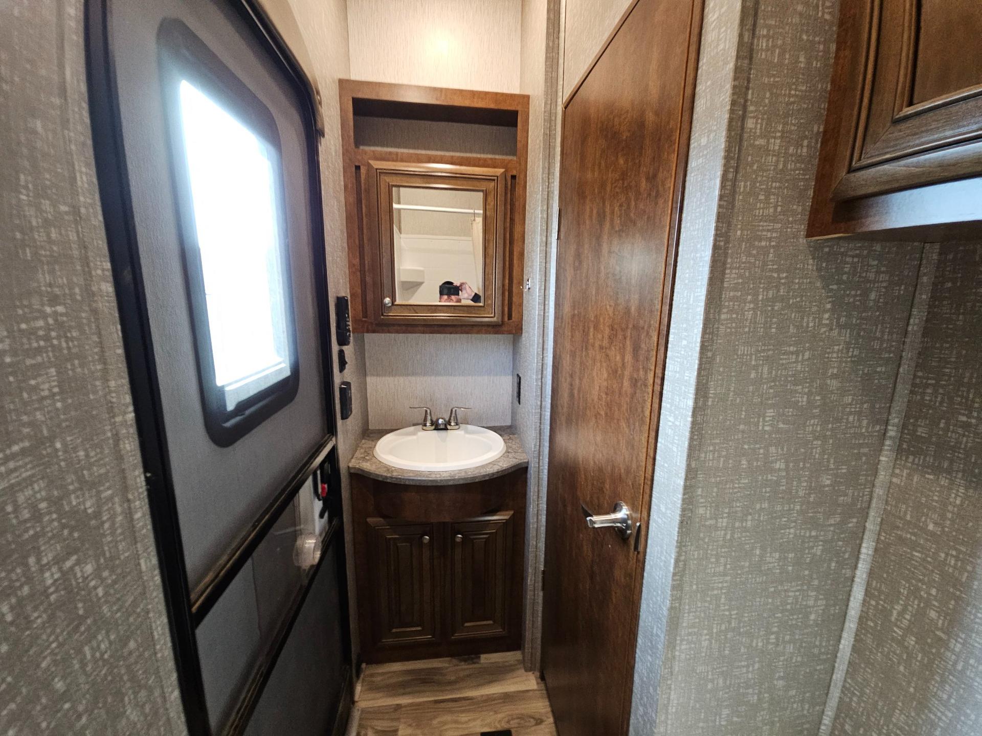 2019 Heartland 2019 Heartland Bighorn - thumbnail 25