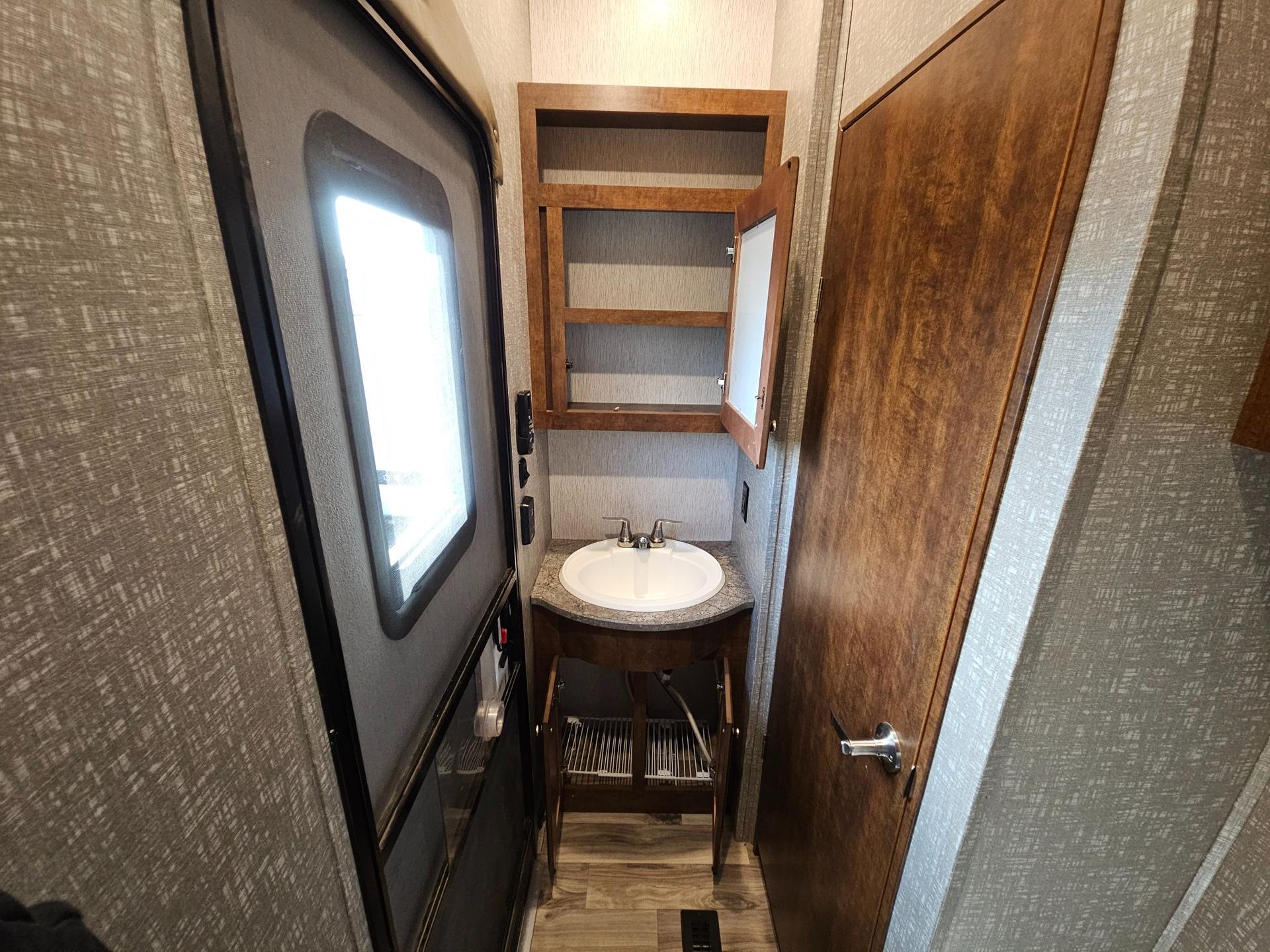 2019 Heartland 2019 Heartland Bighorn - thumbnail 26