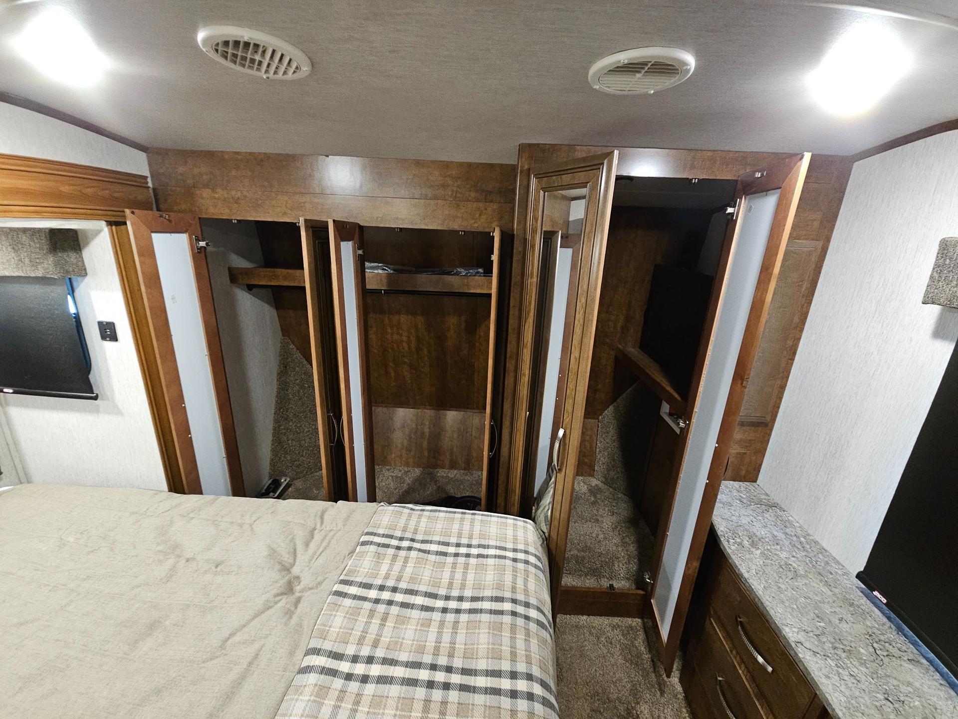 2019 Heartland 2019 Heartland Bighorn - thumbnail 33