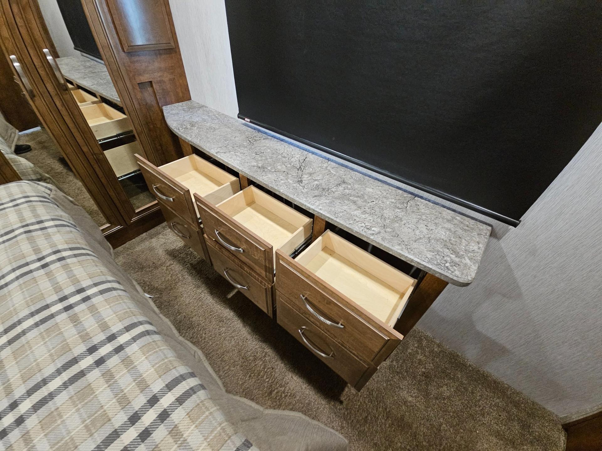 2019 Heartland 2019 Heartland Bighorn - thumbnail 35