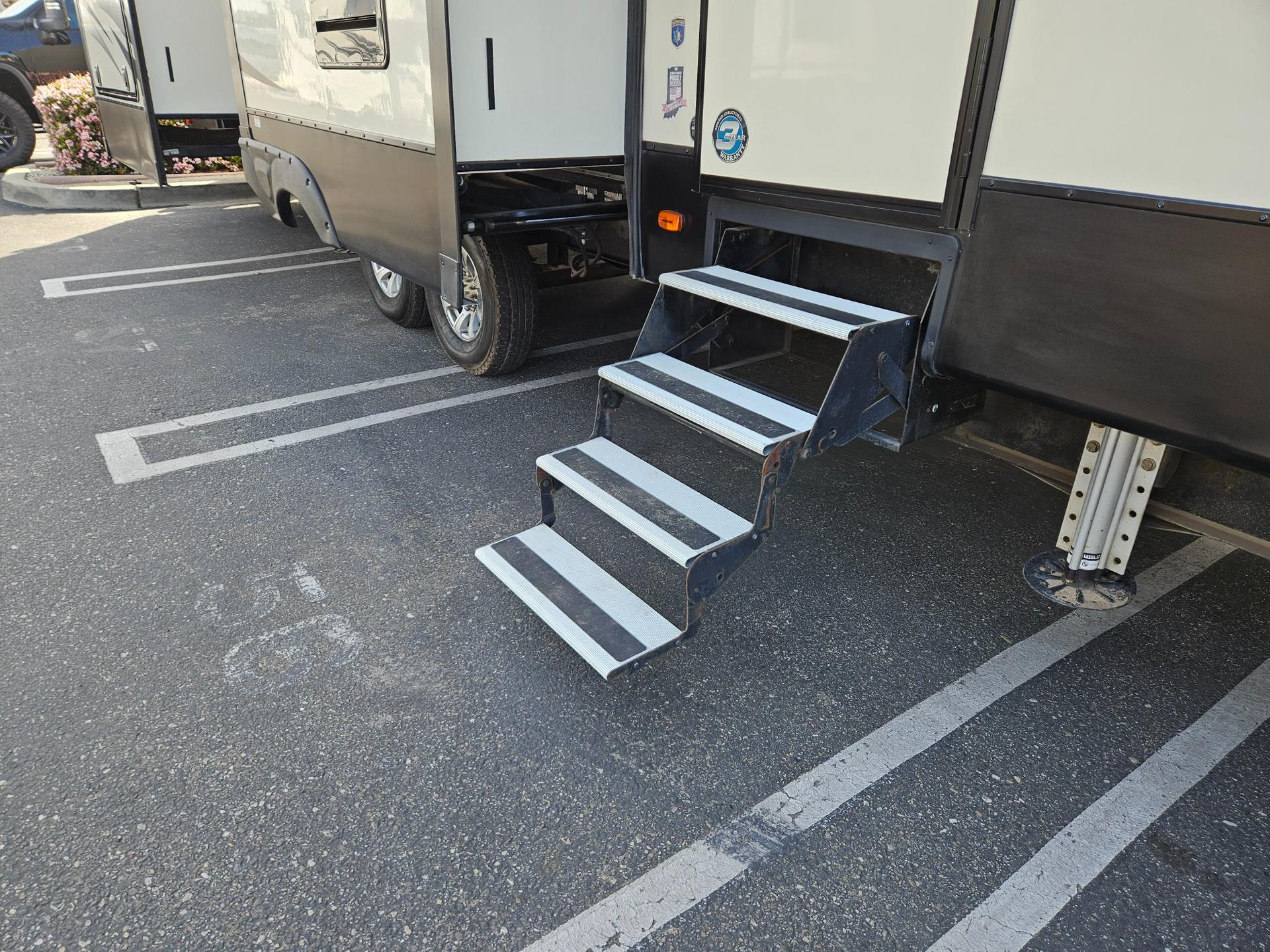 2019 Heartland 2019 Heartland Bighorn - thumbnail 41