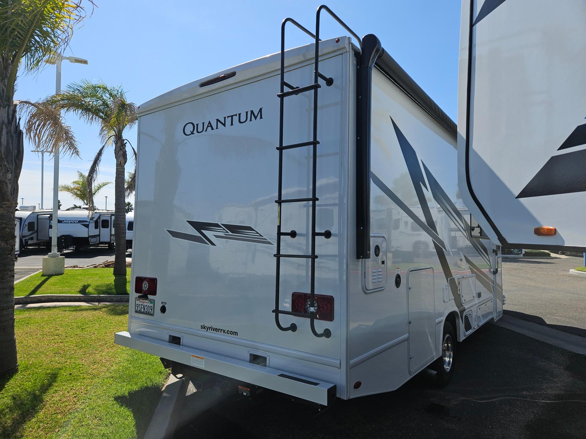 2025 Thor Motor Coach 2025 Thor Motor Coach Quantum - thumbnail 2