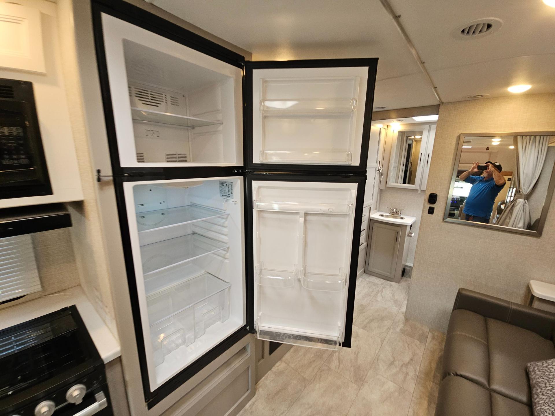 2025 Thor Motor Coach 2025 Thor Motor Coach Quantum - thumbnail 11