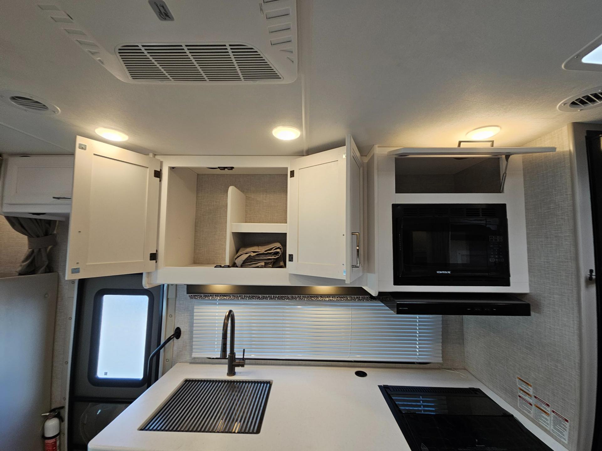 2025 Thor Motor Coach 2025 Thor Motor Coach Quantum - thumbnail 13