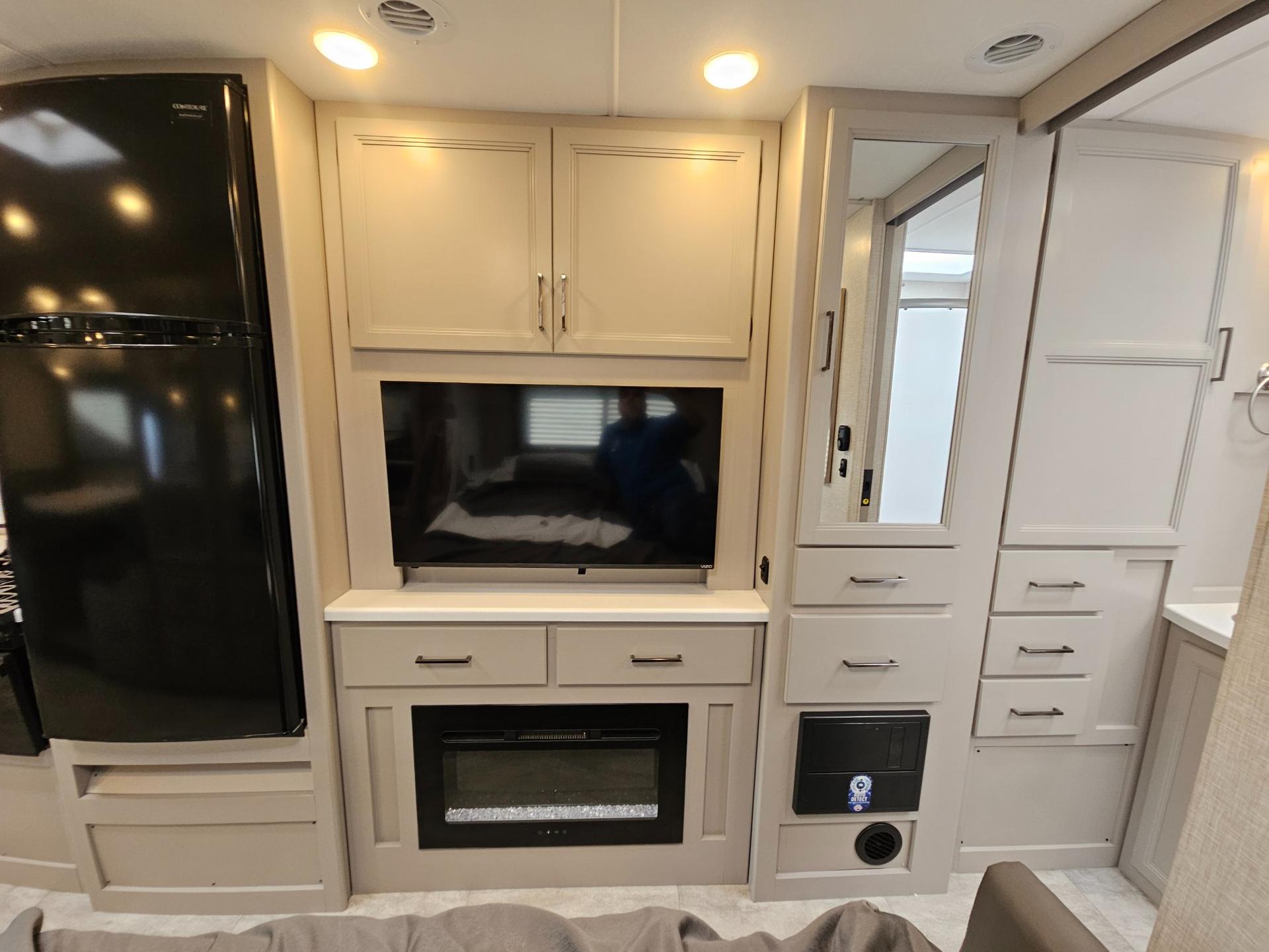 2025 Thor Motor Coach 2025 Thor Motor Coach Quantum - thumbnail 19