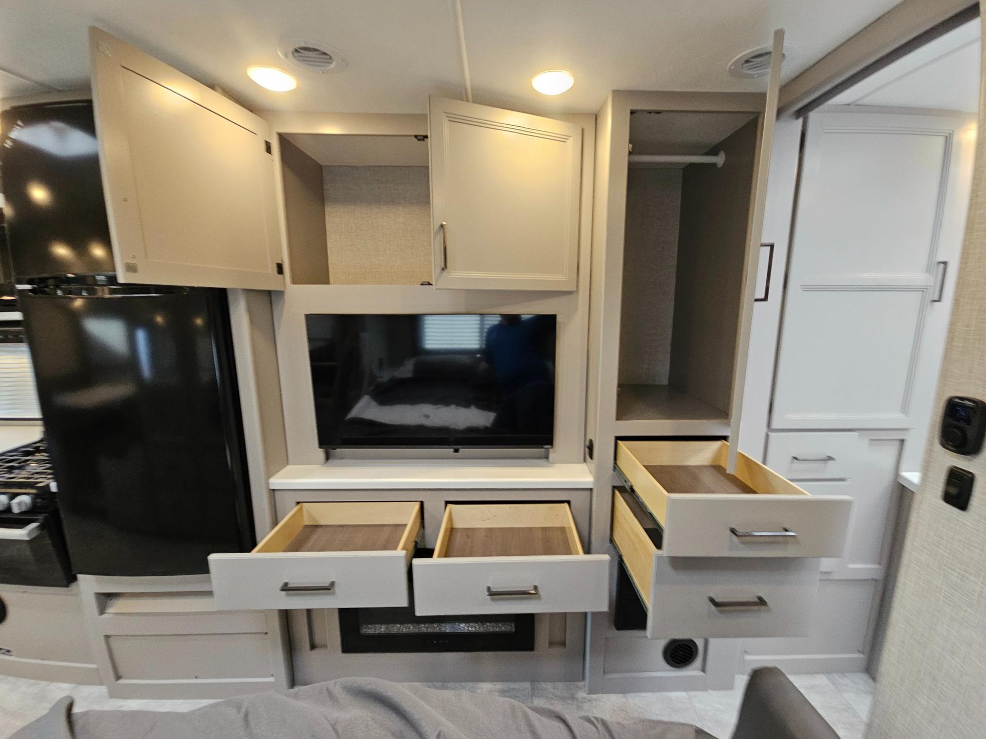 2025 Thor Motor Coach 2025 Thor Motor Coach Quantum - thumbnail 20