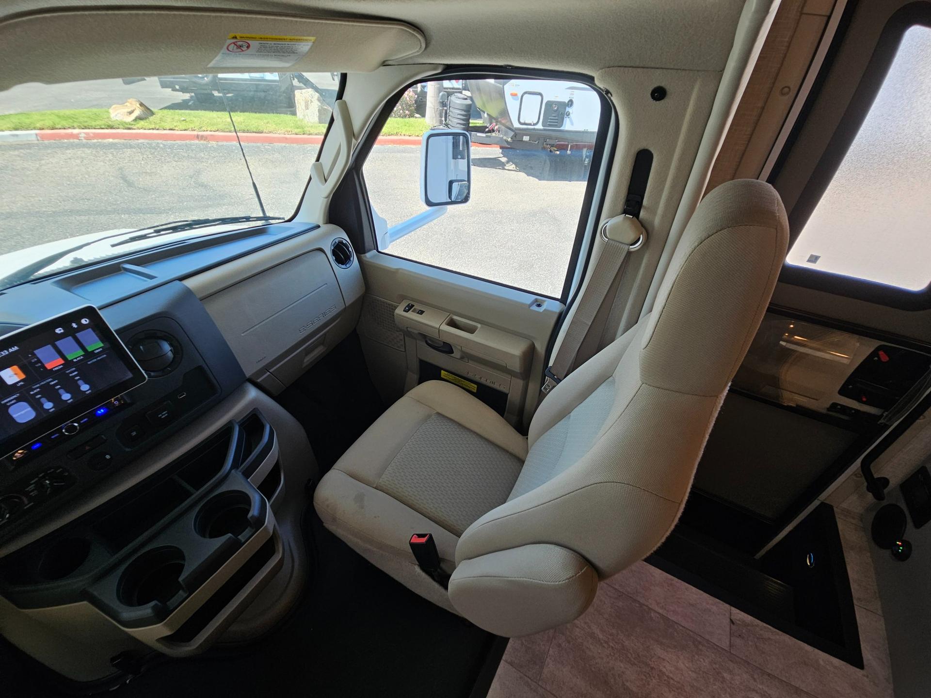 2025 Thor Motor Coach 2025 Thor Motor Coach Quantum - thumbnail 31