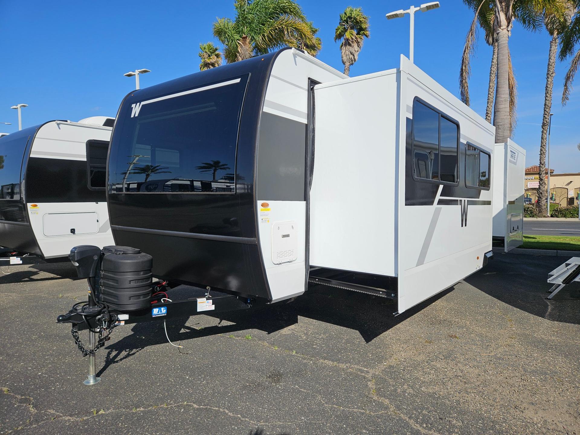 2026 Winnebago 2026 Winnebago Thrive - thumbnail 5