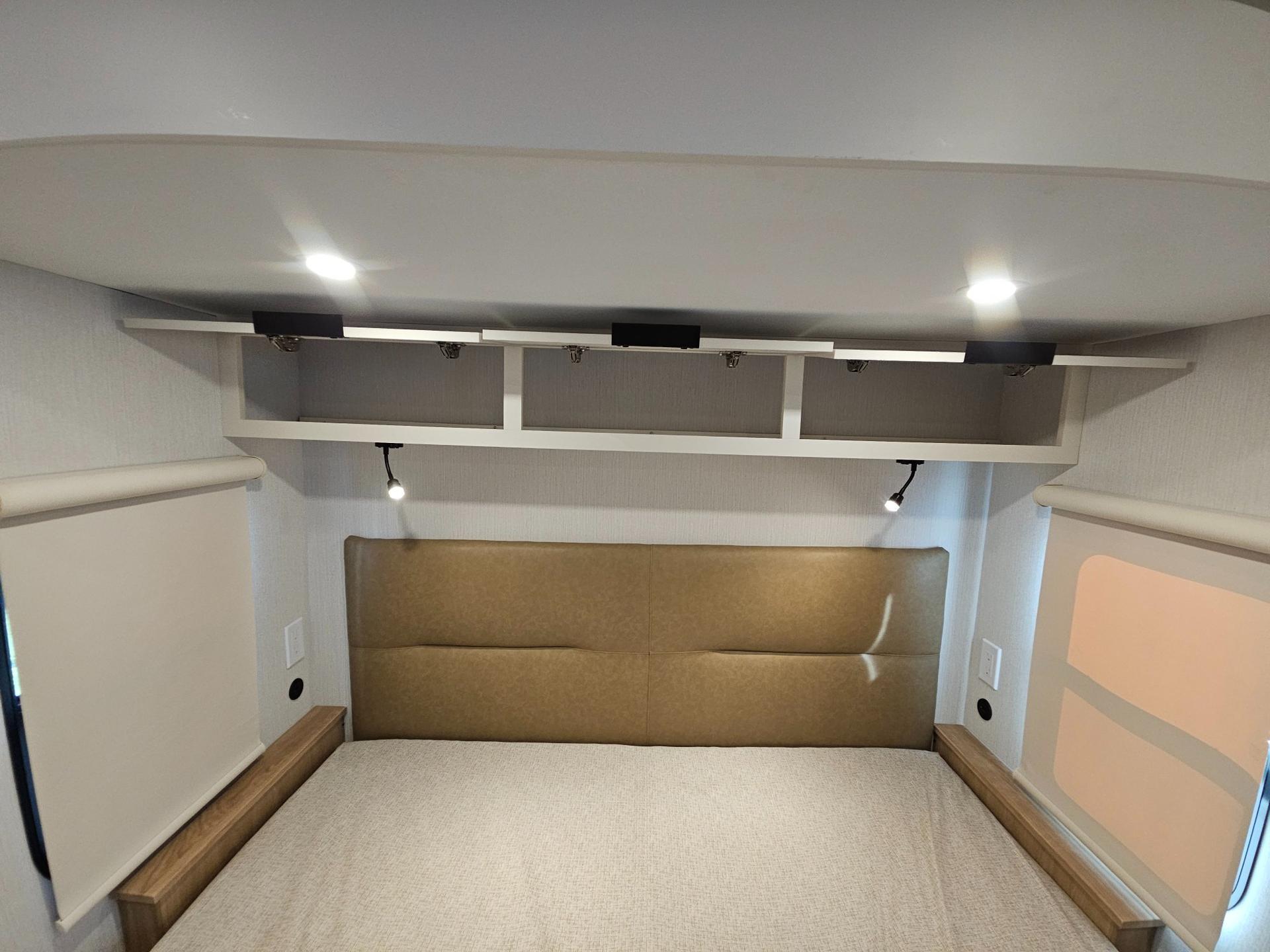 2026 Winnebago 2026 Winnebago Thrive - thumbnail 27