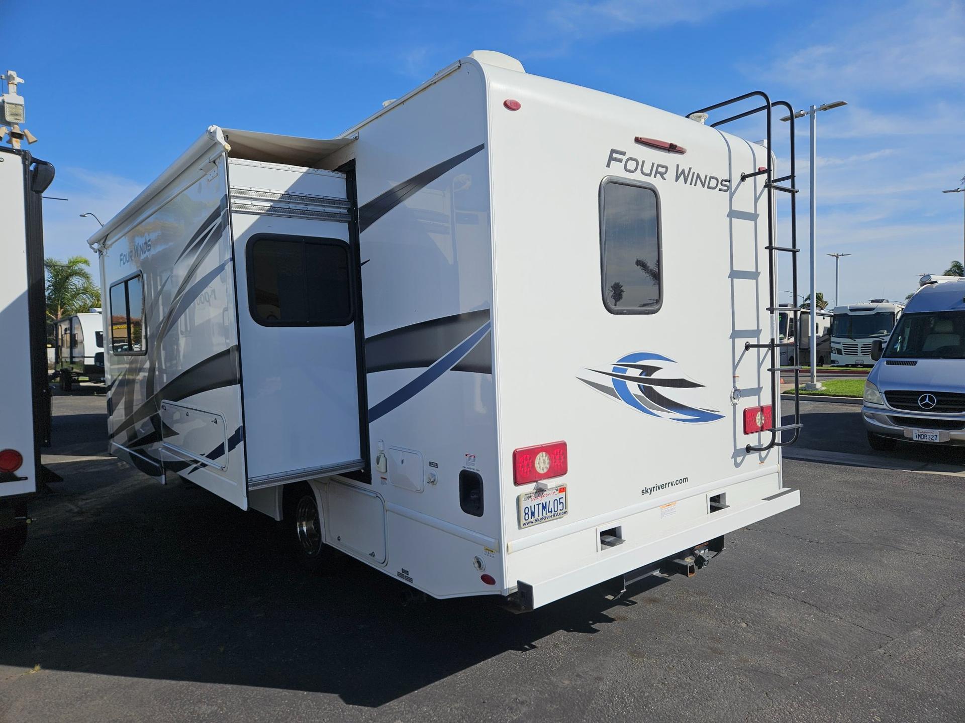 2021 Thor Motor Coach 2021 Thor Motor Coach Four Winds - thumbnail 3