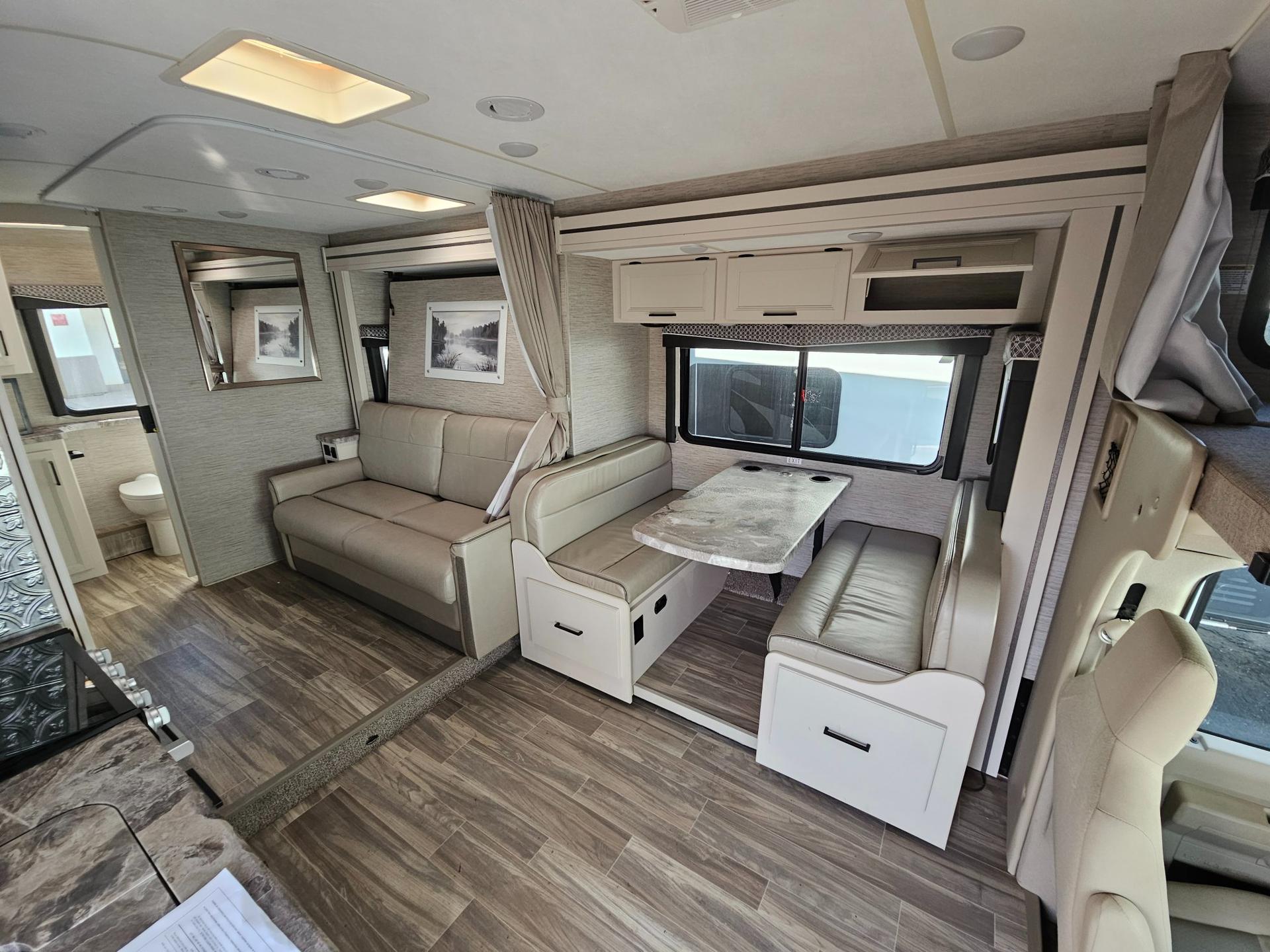 2021 Thor Motor Coach 2021 Thor Motor Coach Four Winds - thumbnail 5