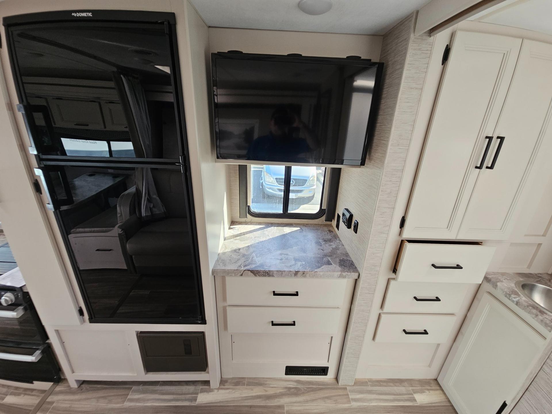 2021 Thor Motor Coach 2021 Thor Motor Coach Four Winds - thumbnail 18