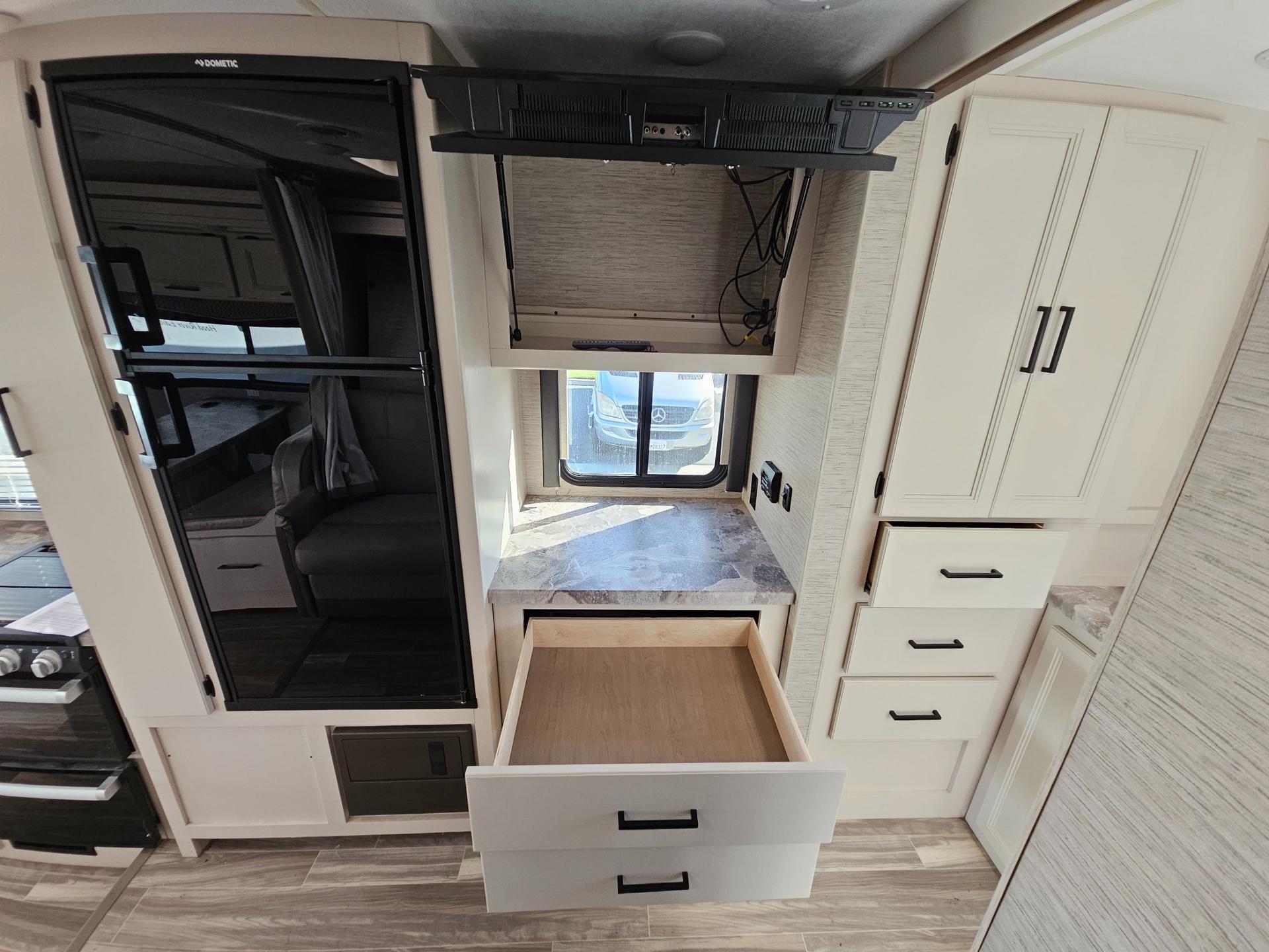 2021 Thor Motor Coach 2021 Thor Motor Coach Four Winds - thumbnail 19