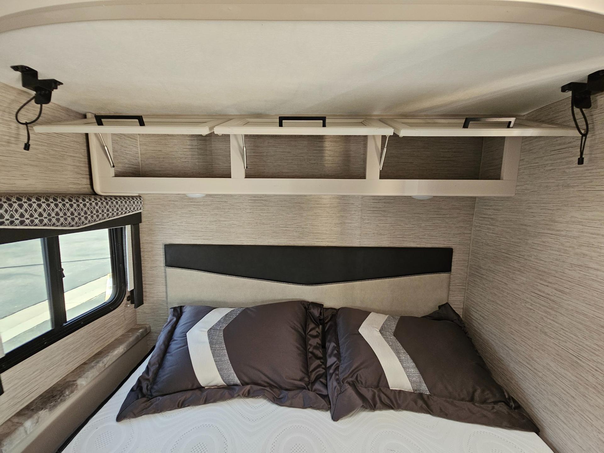 2021 Thor Motor Coach 2021 Thor Motor Coach Four Winds - thumbnail 22