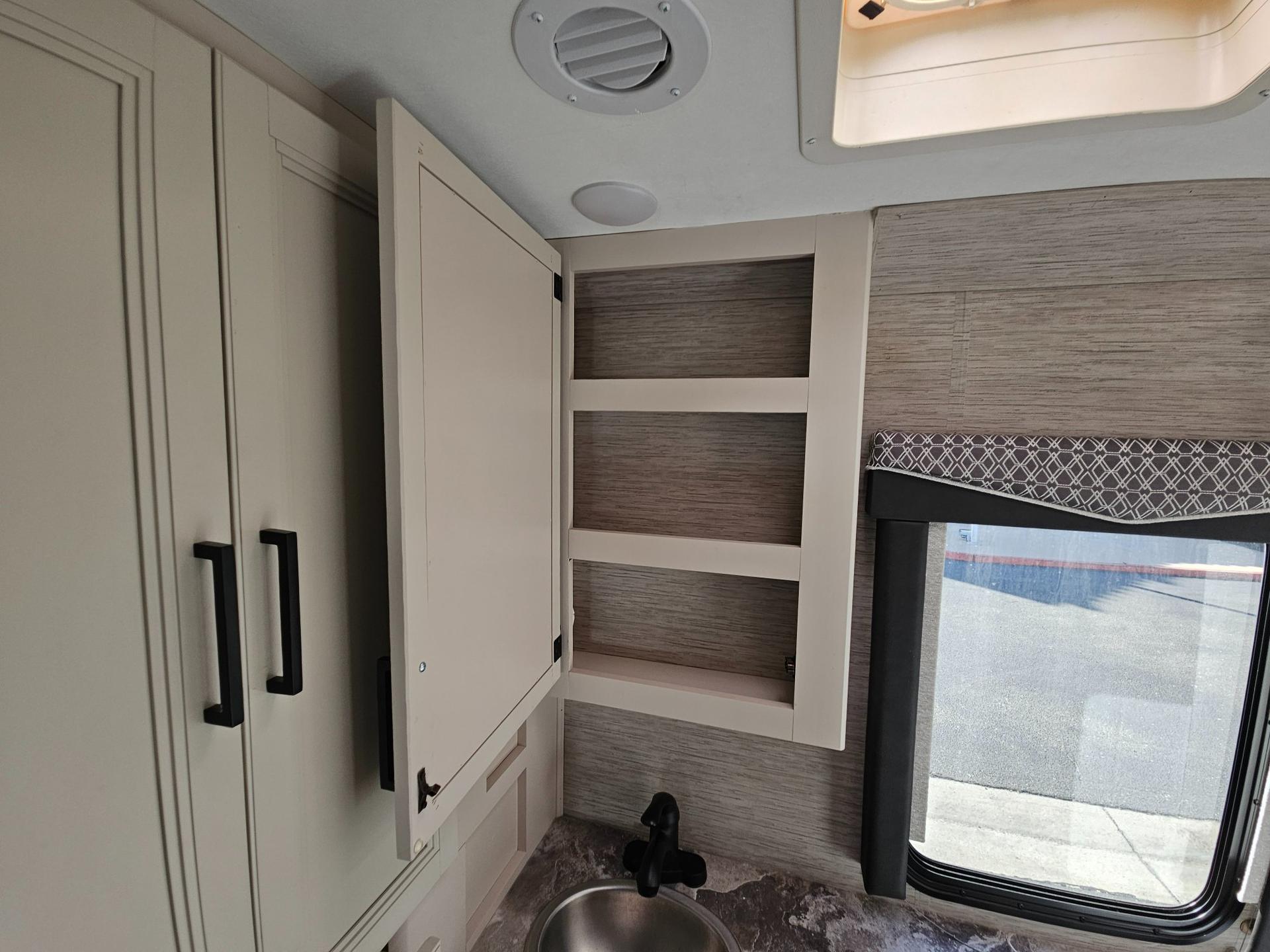 2021 Thor Motor Coach 2021 Thor Motor Coach Four Winds - thumbnail 27