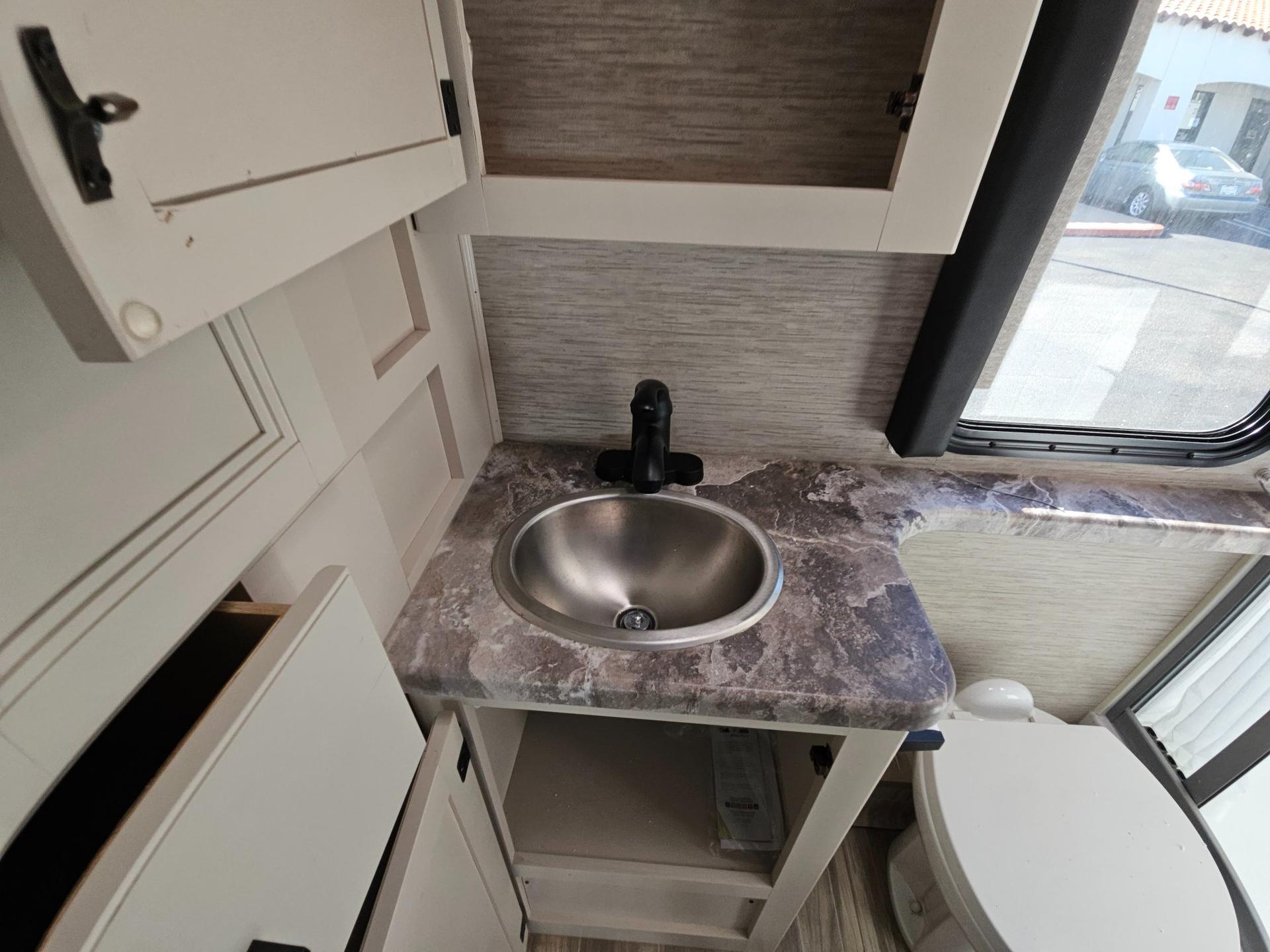 2021 Thor Motor Coach 2021 Thor Motor Coach Four Winds - thumbnail 28