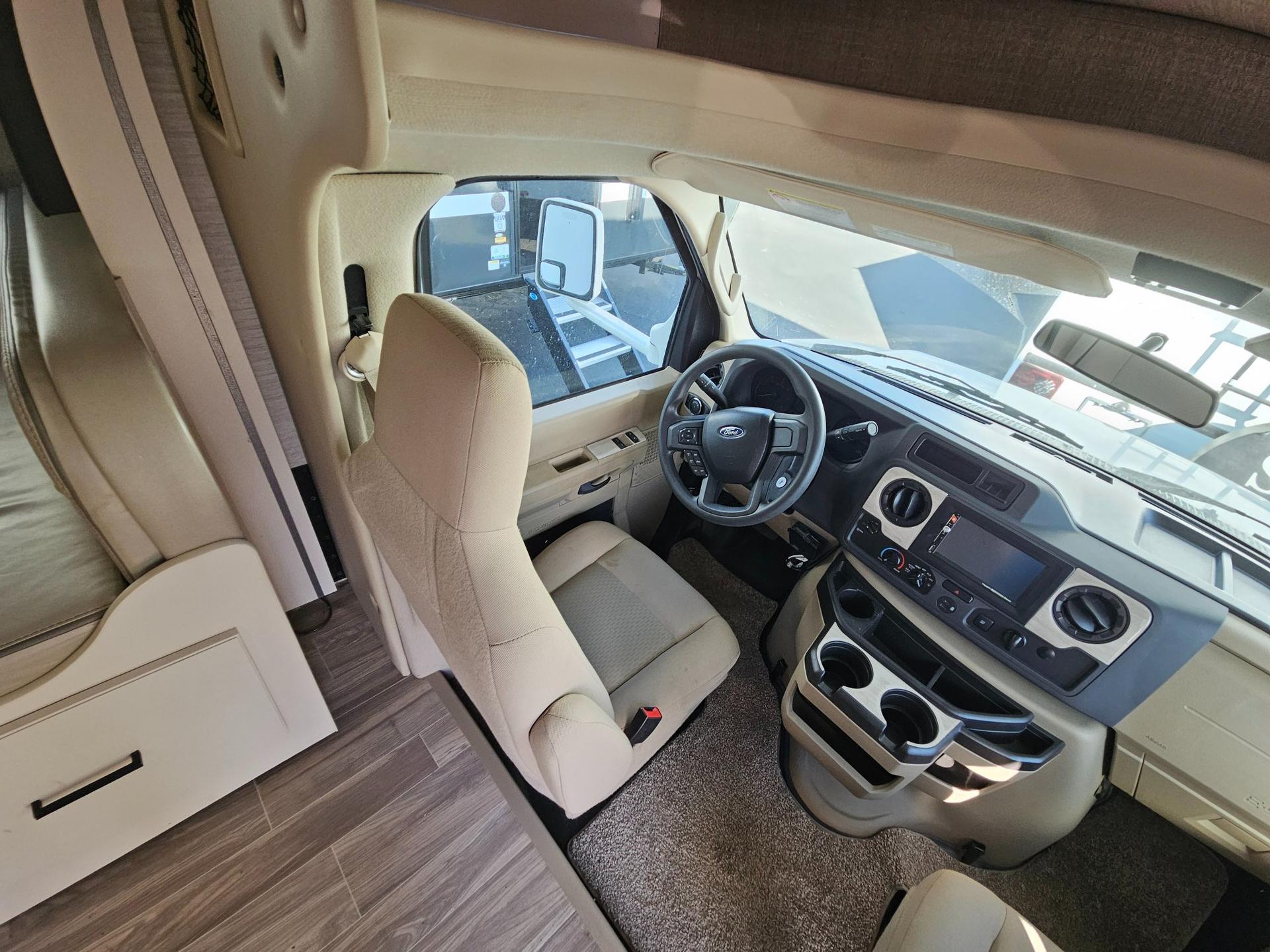 2021 Thor Motor Coach 2021 Thor Motor Coach Four Winds - thumbnail 36