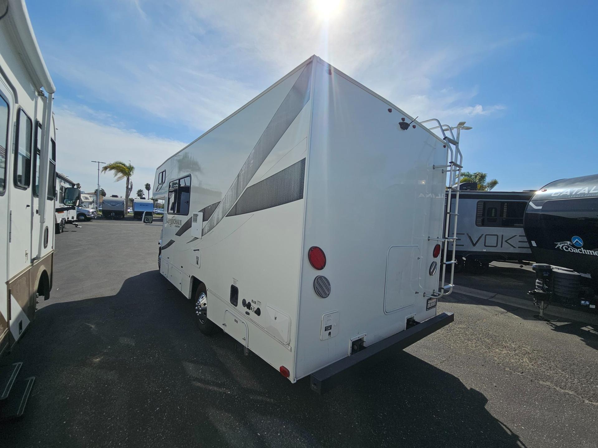 2013 Coachmen 2013 Coachmen Leprechaun - thumbnail 3