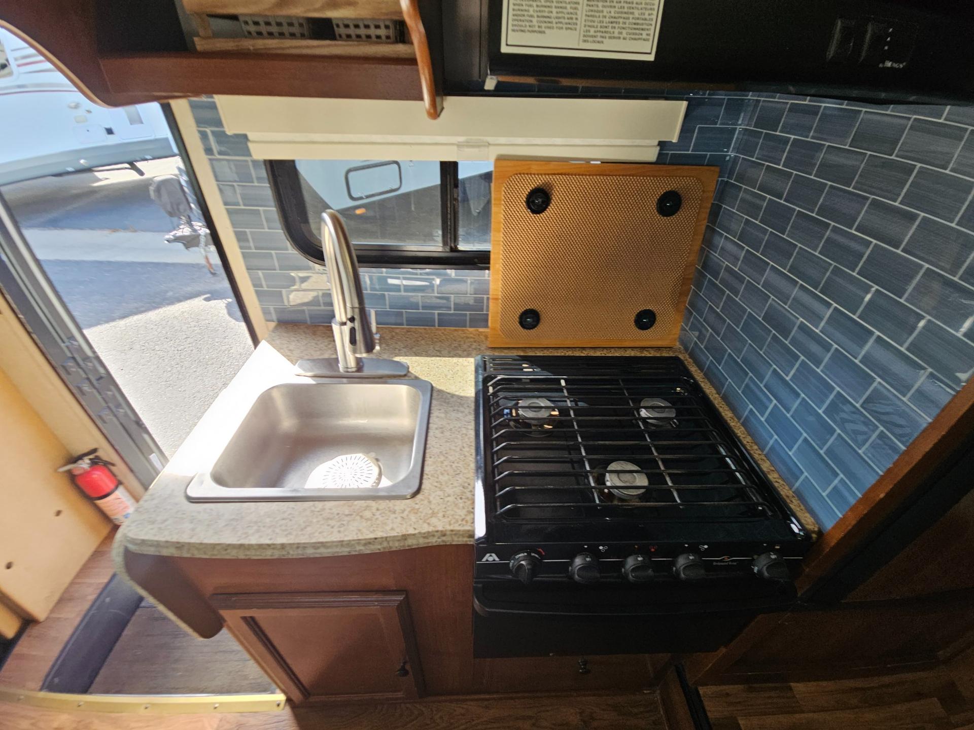 2013 Coachmen 2013 Coachmen Leprechaun - thumbnail 15