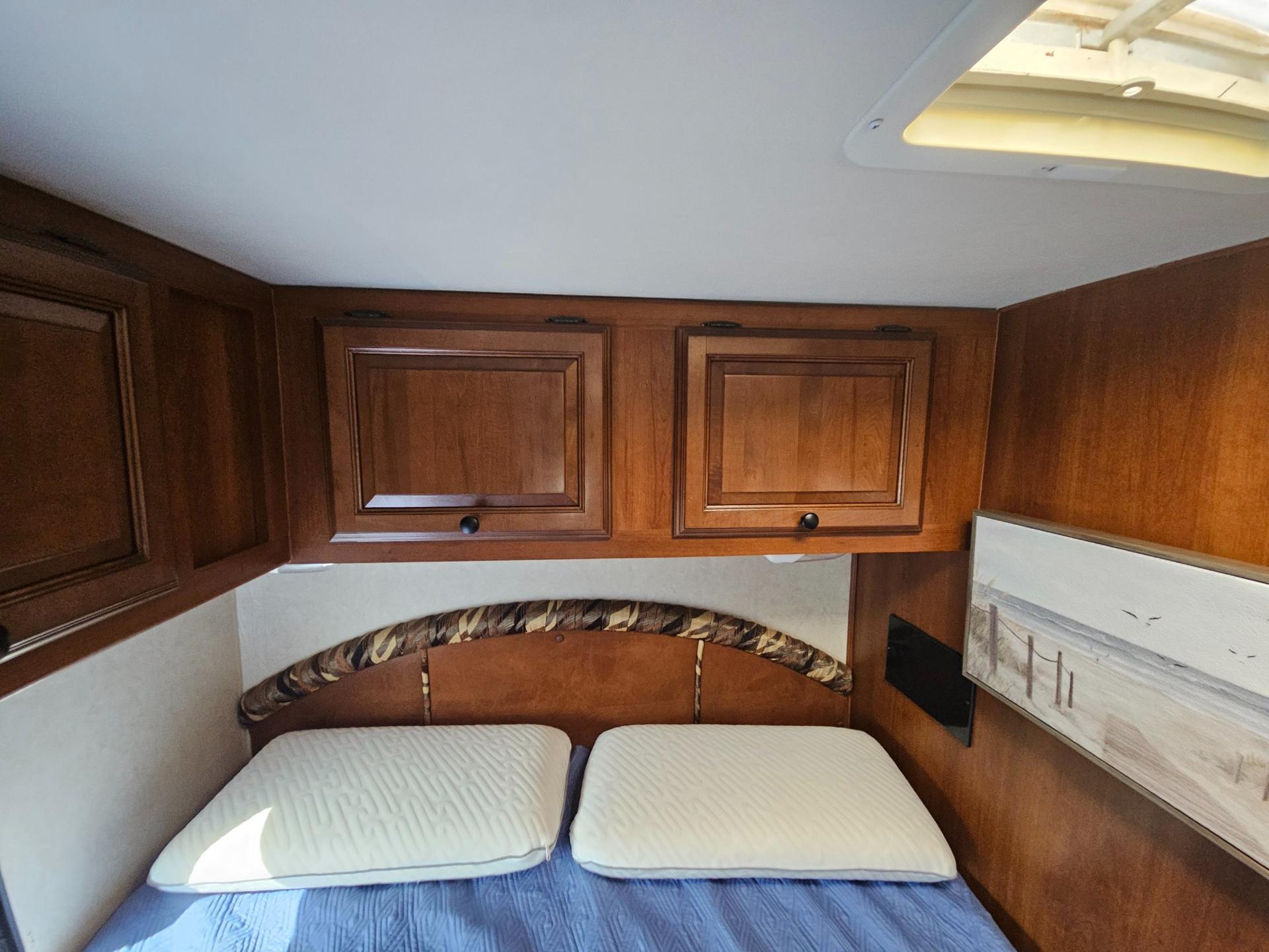 2013 Coachmen 2013 Coachmen Leprechaun - thumbnail 19