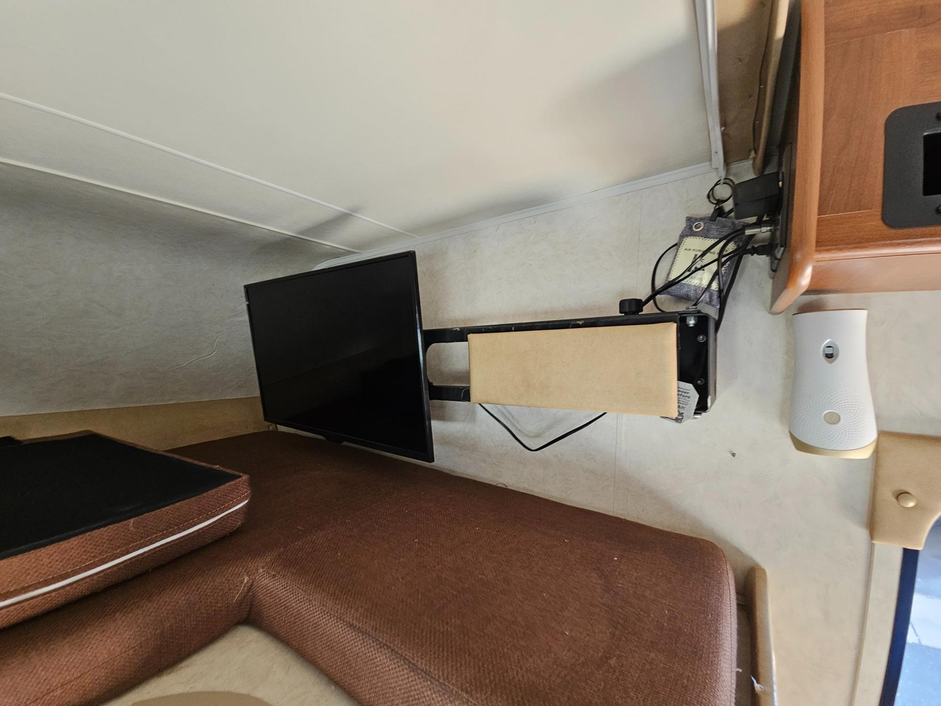 2013 Coachmen 2013 Coachmen Leprechaun - thumbnail 26