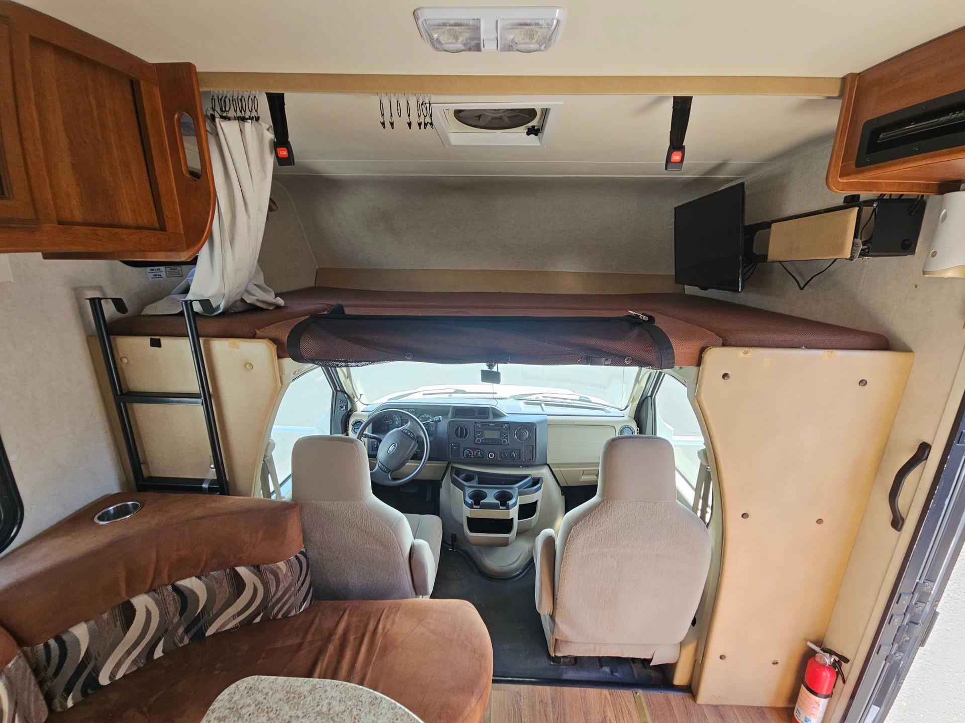 2013 Coachmen 2013 Coachmen Leprechaun - thumbnail 27