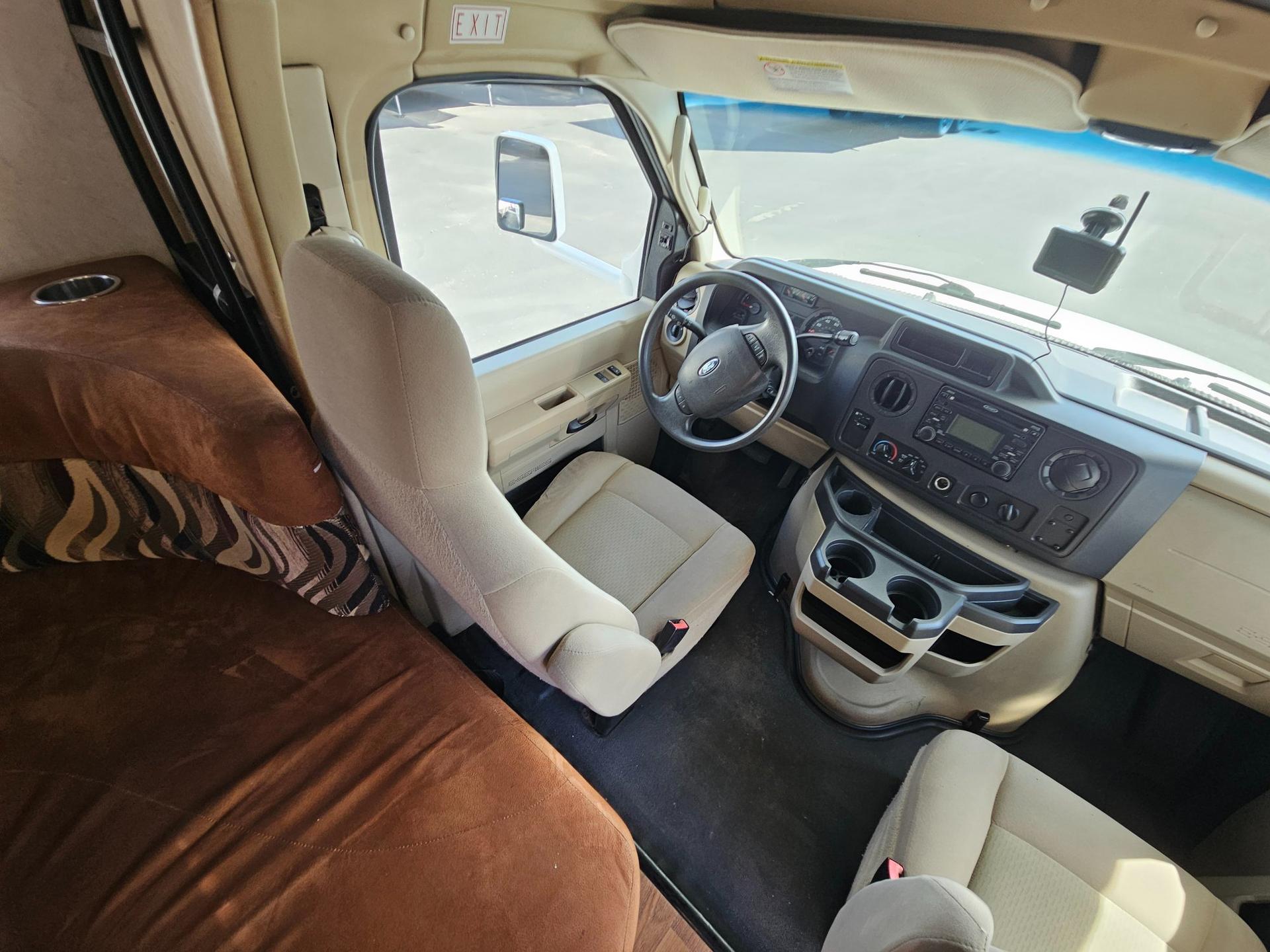 2013 Coachmen 2013 Coachmen Leprechaun - thumbnail 29