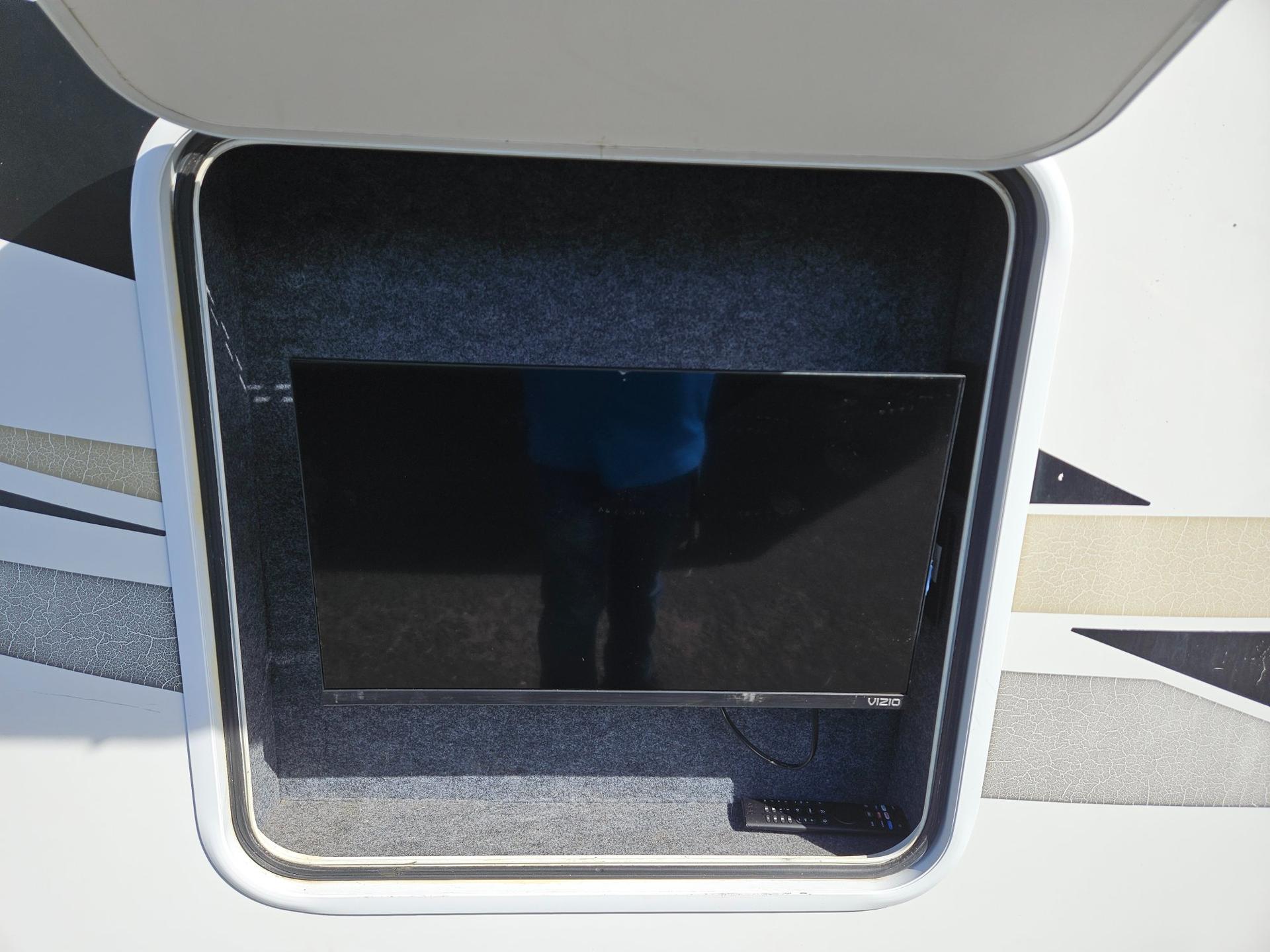 2013 Coachmen 2013 Coachmen Leprechaun - thumbnail 35