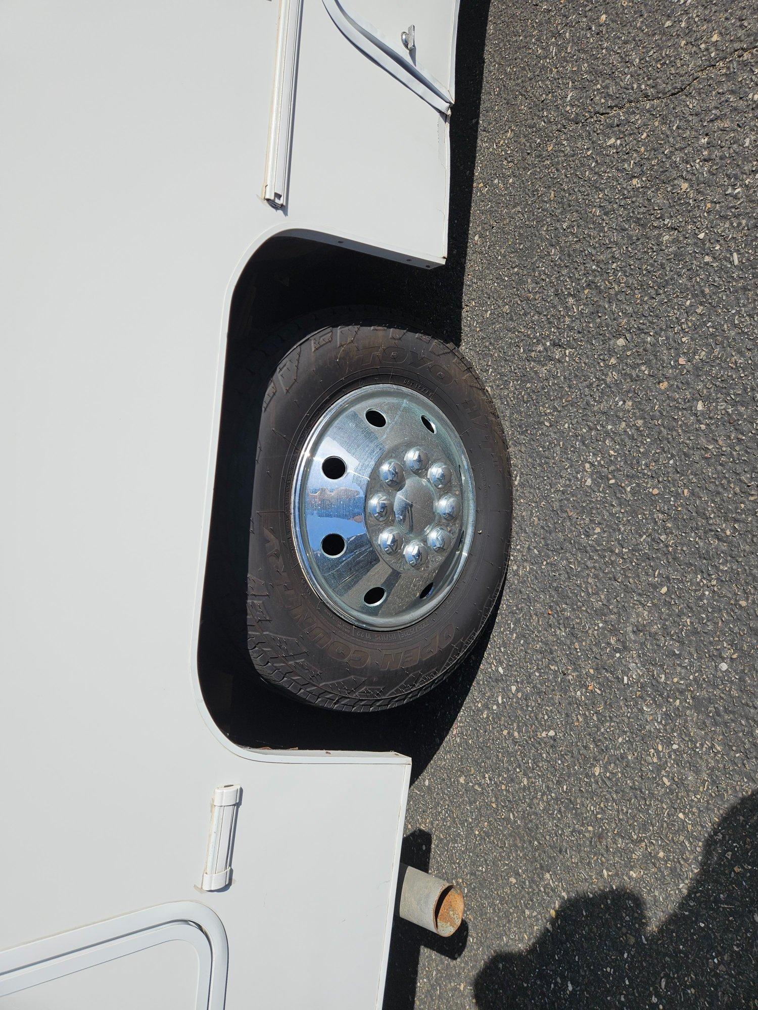 2013 Coachmen 2013 Coachmen Leprechaun - thumbnail 38