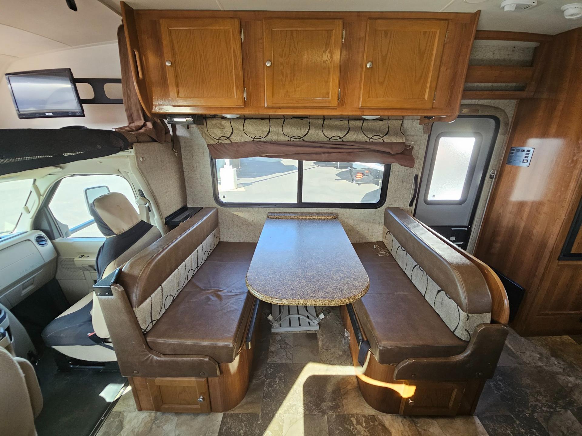 2018 Coachmen 2018 Coachmen Leprechaun - thumbnail 6