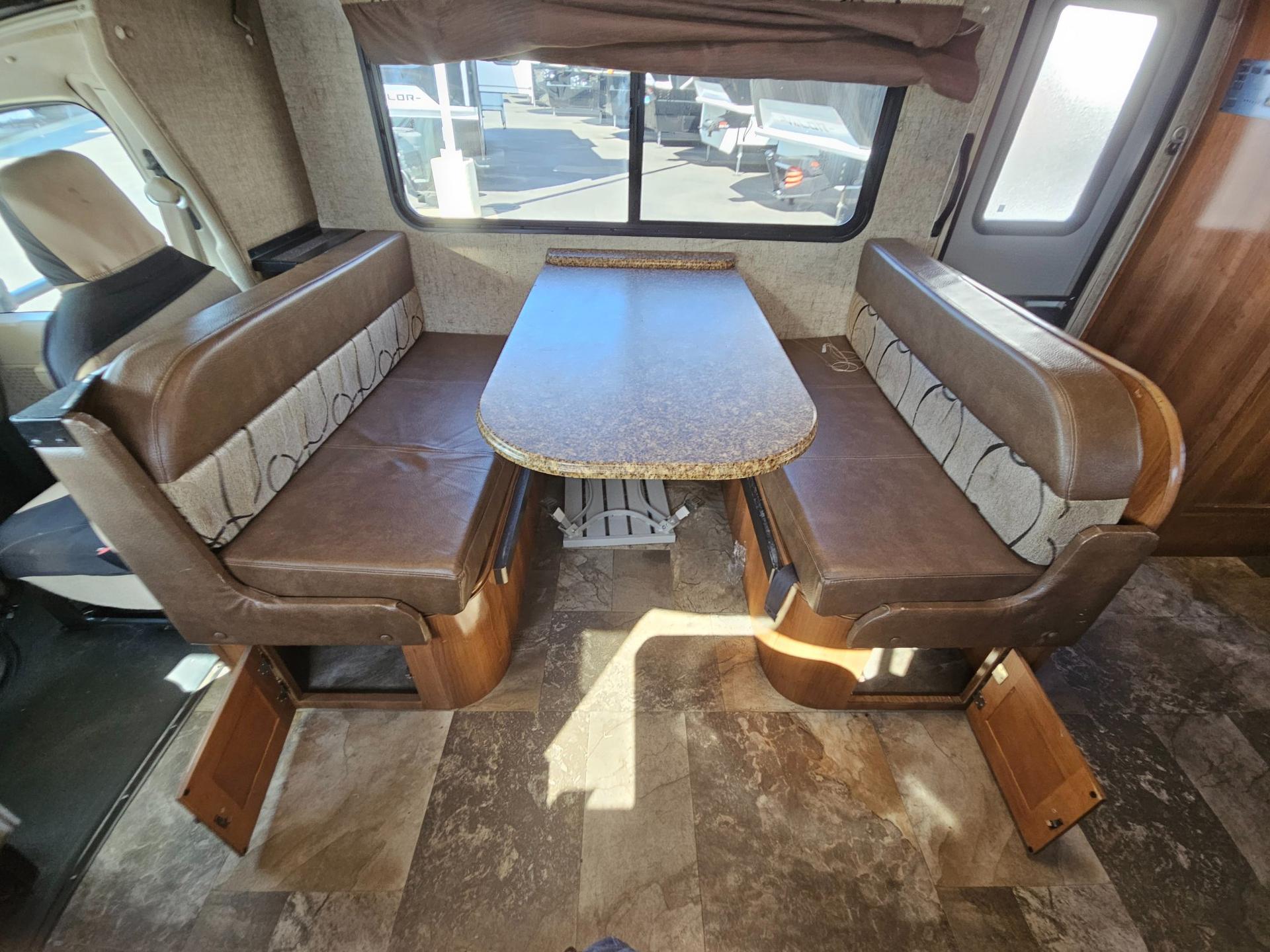 2018 Coachmen 2018 Coachmen Leprechaun - thumbnail 8