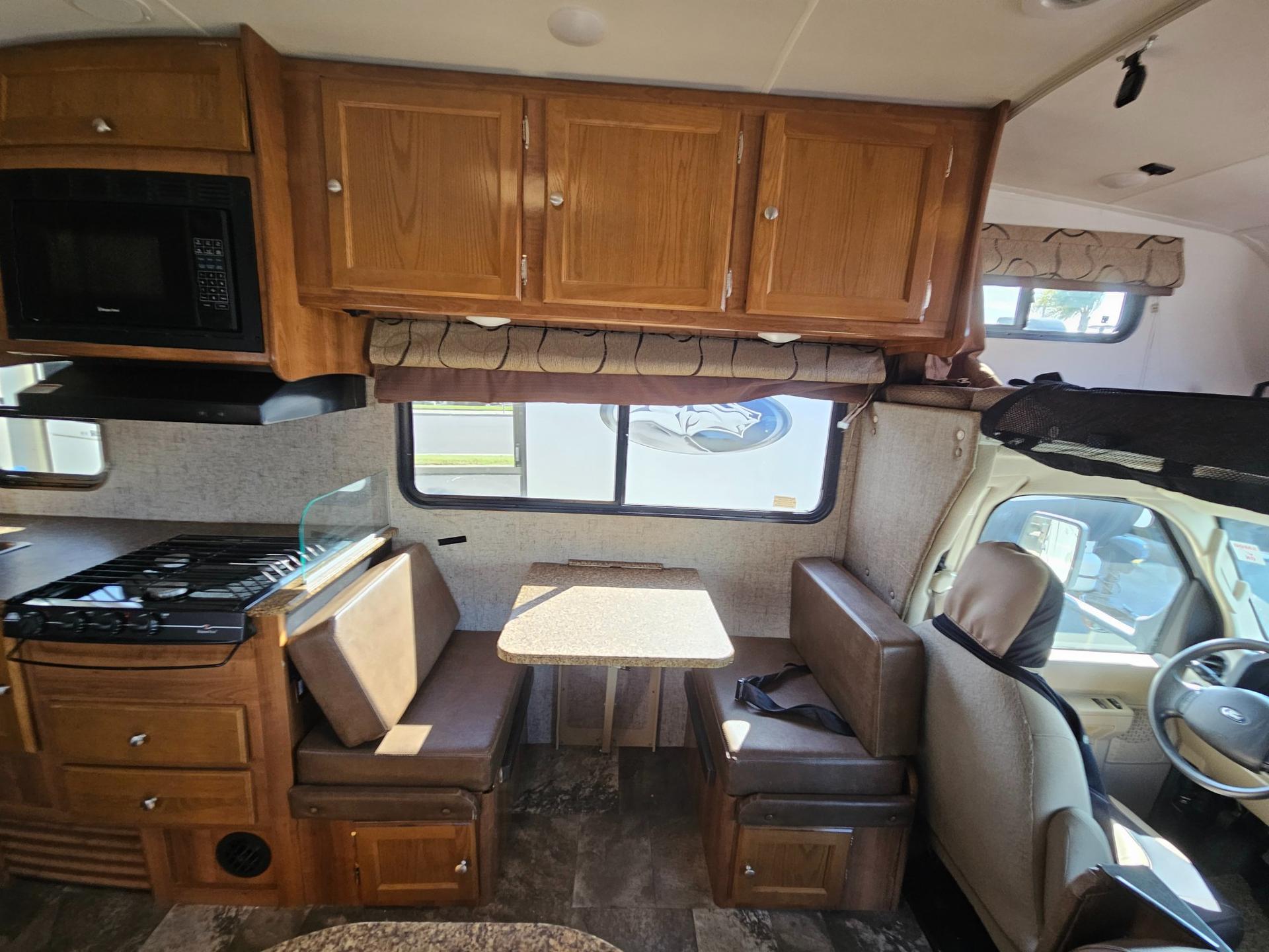 2018 Coachmen 2018 Coachmen Leprechaun - thumbnail 9