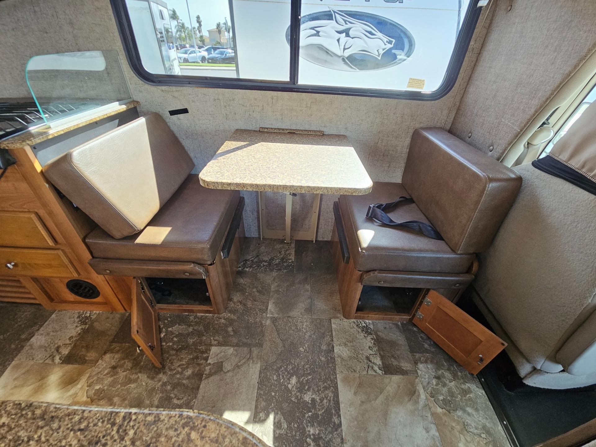 2018 Coachmen 2018 Coachmen Leprechaun - thumbnail 11