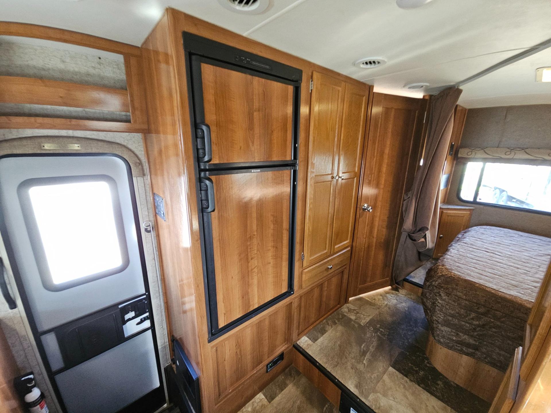 2018 Coachmen 2018 Coachmen Leprechaun - thumbnail 19