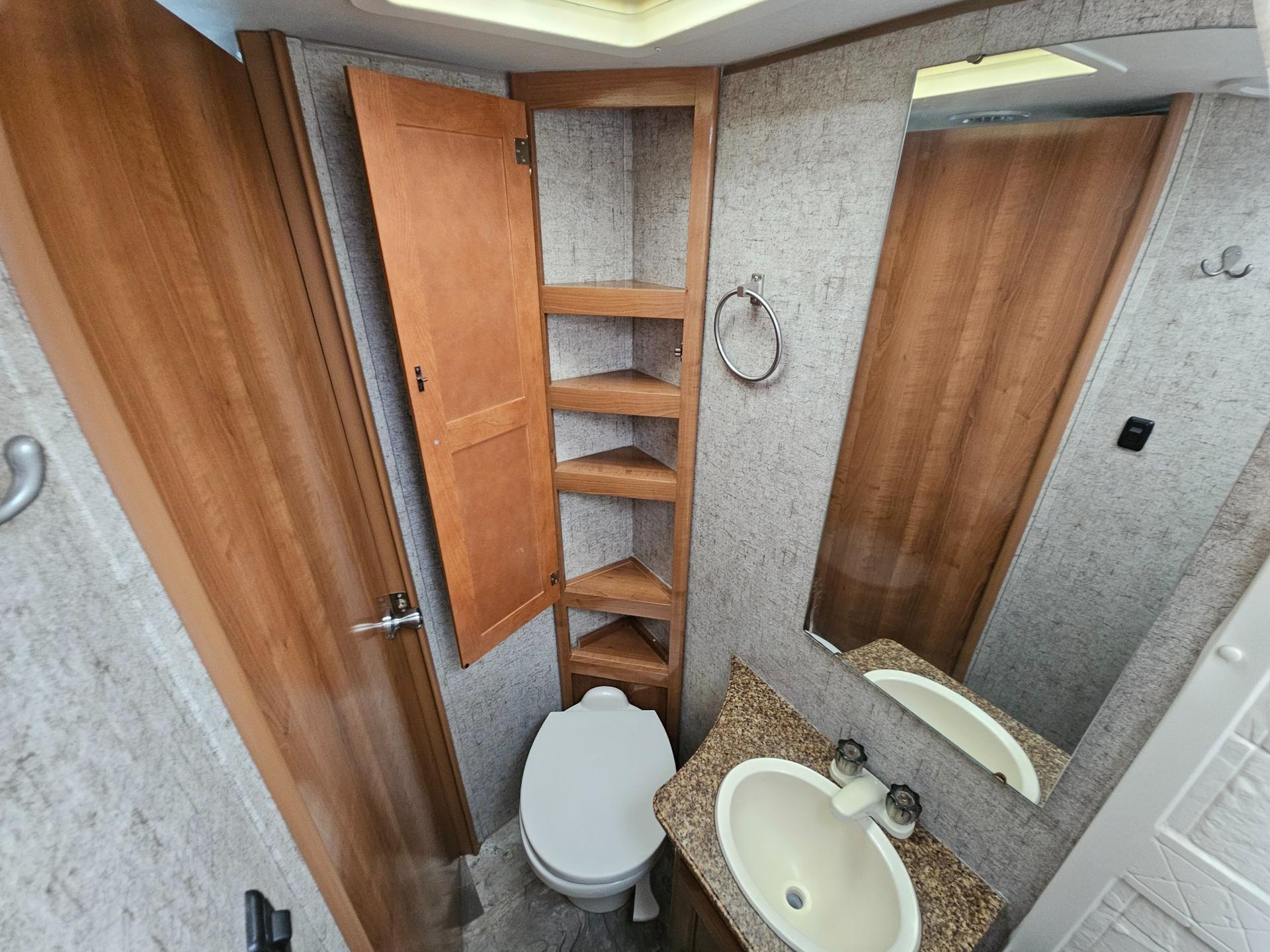 2018 Coachmen 2018 Coachmen Leprechaun - thumbnail 29